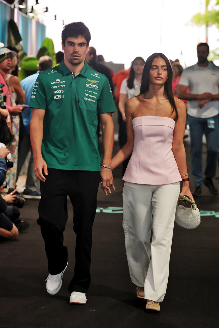 GP MIAMI, (L to R): Lance Stroll (CDN) Aston Martin F1 Team with his girlfrien Yael Shelbia (ISR) Model e Actress.
03.05.2026. Formula 1 World Championship, Rd 4, Miami Grand Prix, Miami, Florida, USA, Gara Day.
- www.xpbimages.com, EMail: requests@xpbimages.com © Copyright: Moy / XPB Images