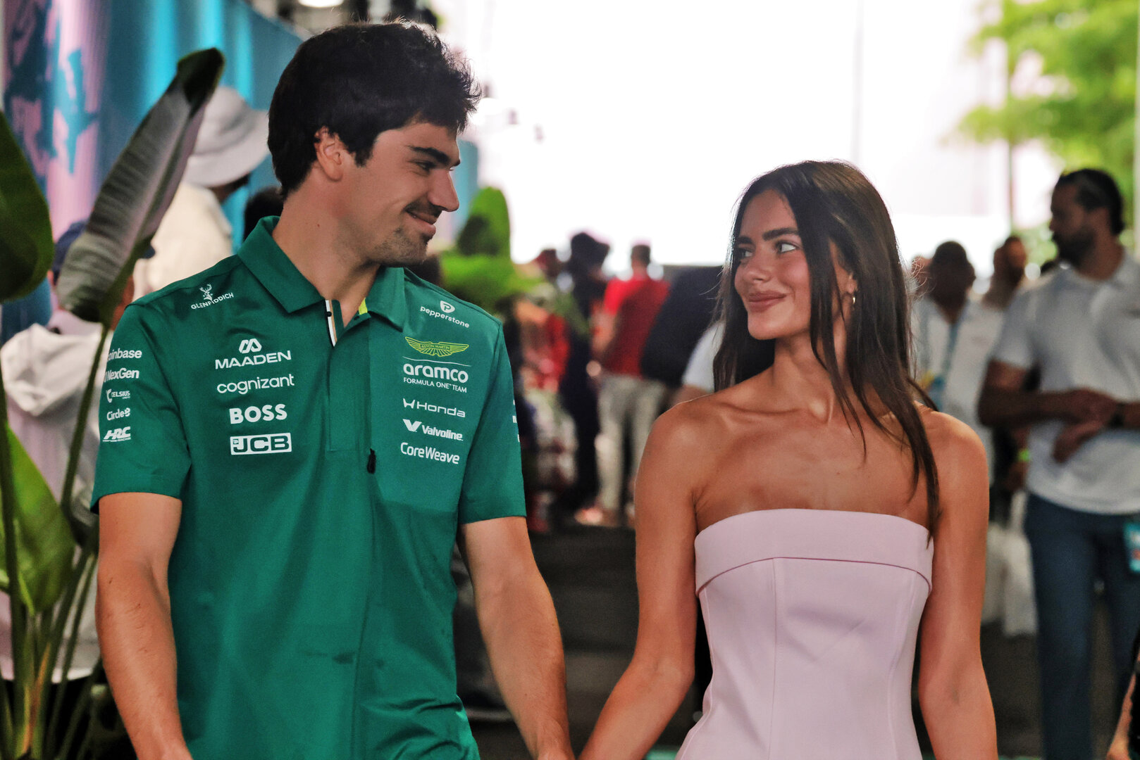 GP MIAMI, (L to R): Lance Stroll (CDN) Aston Martin F1 Team with his girlfrien Yael Shelbia (ISR) Model e Actress.
03.05.2026. Formula 1 World Championship, Rd 4, Miami Grand Prix, Miami, Florida, USA, Gara Day.
- www.xpbimages.com, EMail: requests@xpbimages.com © Copyright: Moy / XPB Images