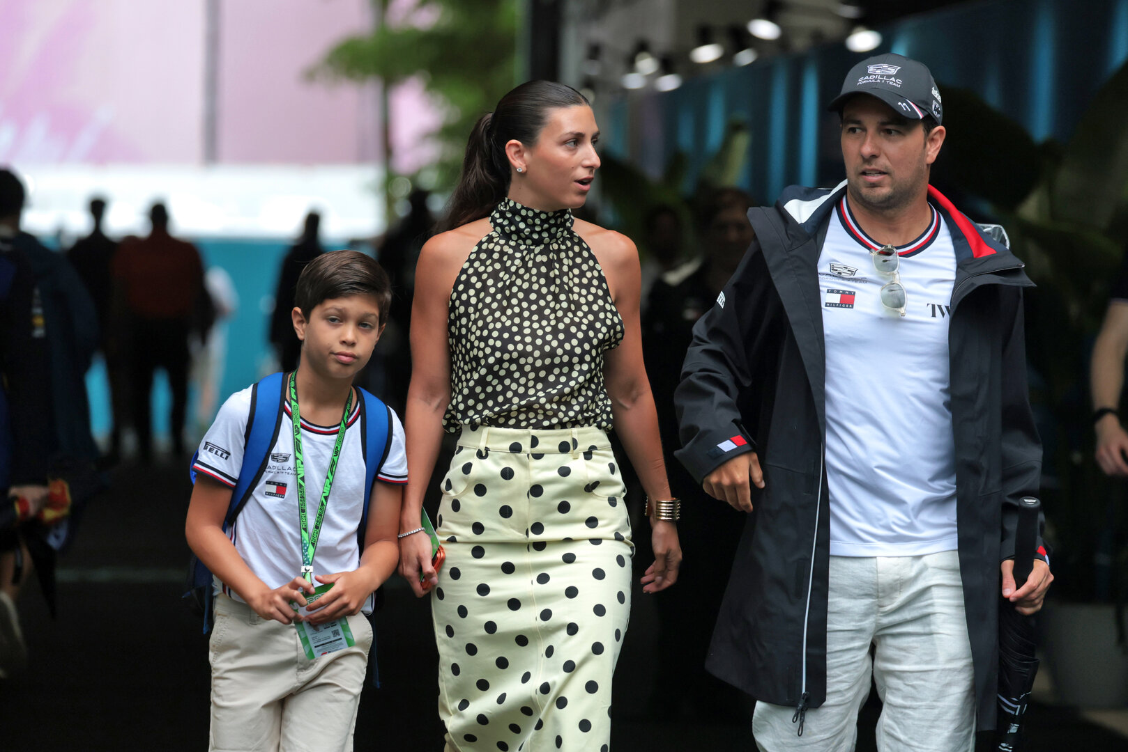 GP MIAMI, Sergio Perez (MEX) Cadillac Formula 1 Team (Right) with sua moglie Carola Martinez (MEX) e son Sergio Perez Jnr (MEX).
03.05.2026. Formula 1 World Championship, Rd 4, Miami Grand Prix, Miami, Florida, USA, Gara Day.
- www.xpbimages.com, EMail: requests@xpbimages.com © Copyright: Moy / XPB Images