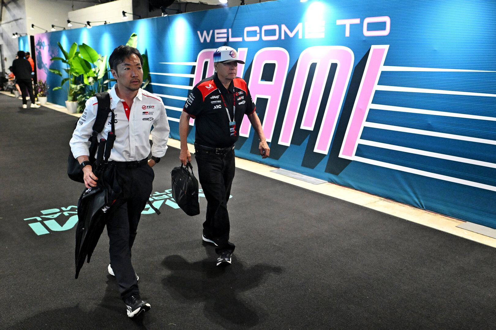 GP MIAMI, (L to R): Ayao Komatsu (JPN) Haas F1 Team Principal e Gene Haas (USA) Haas Automotion President.
03.05.2026. Formula 1 World Championship, Rd 4, Miami Grand Prix, Miami, Florida, USA, Gara Day.
- www.xpbimages.com, EMail: requests@xpbimages.com © Copyright: Price / XPB Images
