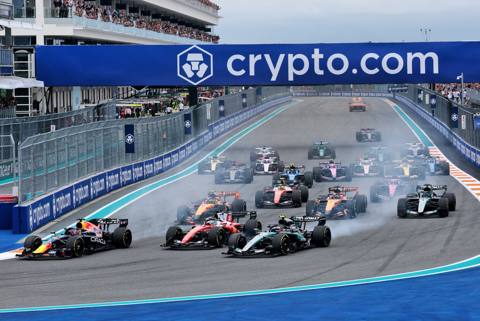 GP MIAMI, (L to R): Max Verstappen (NLD) Red Bull Racing RB22; Charles Leclerc (MON) Ferrari SF-26; e Andrea Kimi Antonelli (ITA) Mercedes AMG Formula One Team W17 at the partenza of the race.
03.05.2026. Formula 1 World Championship, Rd 4, Miami Grand Prix, Miami, Florida, USA, Gara Day.
- www.xpbimages.com, EMail: requests@xpbimages.com © Copyright: Moy / XPB Images