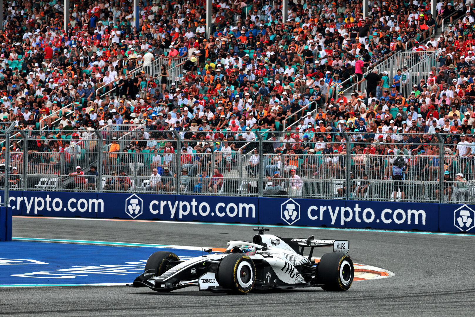 GP MIAMI, Sergio Perez (MEX) Cadillac Formula 1 Team MAC-26.
03.05.2026. Formula 1 World Championship, Rd 4, Miami Grand Prix, Miami, Florida, USA, Gara Day.
- www.xpbimages.com, EMail: requests@xpbimages.com © Copyright: Moy / XPB Images