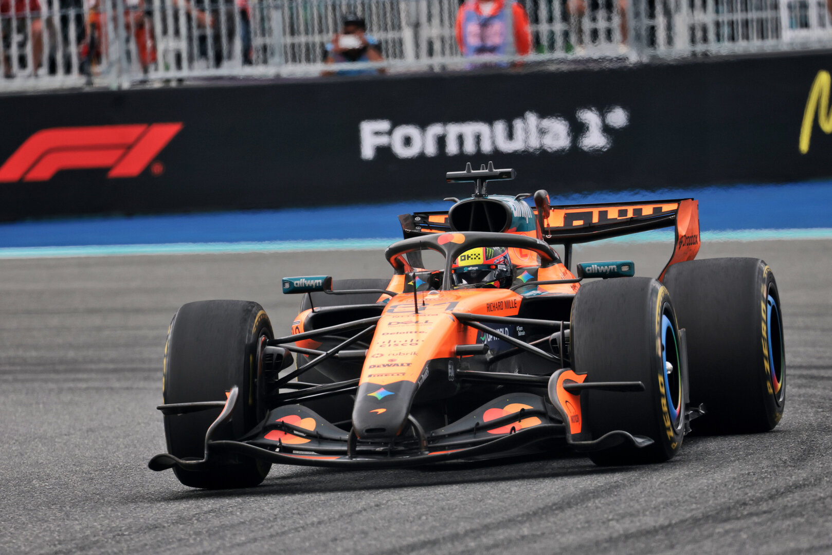 GP MIAMI, Oscar Piastri (AUS) McLaren F1 Team MCL40.
03.05.2026. Formula 1 World Championship, Rd 4, Miami Grand Prix, Miami, Florida, USA, Gara Day.
- www.xpbimages.com, EMail: requests@xpbimages.com © Copyright: Moy / XPB Images