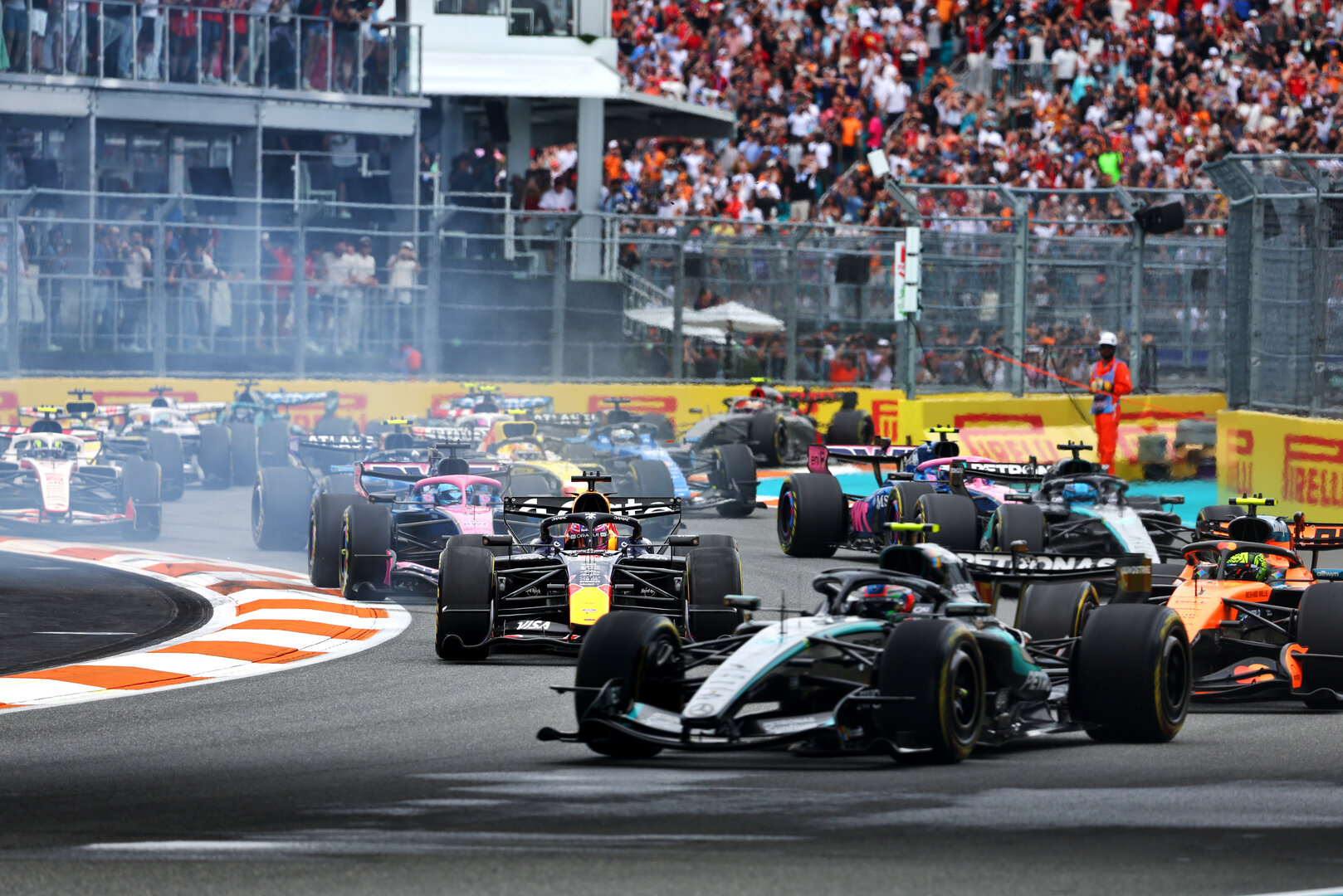 GP MIAMI, Max Verstappen (NLD) Red Bull Racing RB22 recovers from a spin at the partenza of the race.
03.05.2026. Formula 1 World Championship, Rd 4, Miami Grand Prix, Miami, Florida, USA, Gara Day.
- www.xpbimages.com, EMail: requests@xpbimages.com © Copyright: Patching / XPB Images