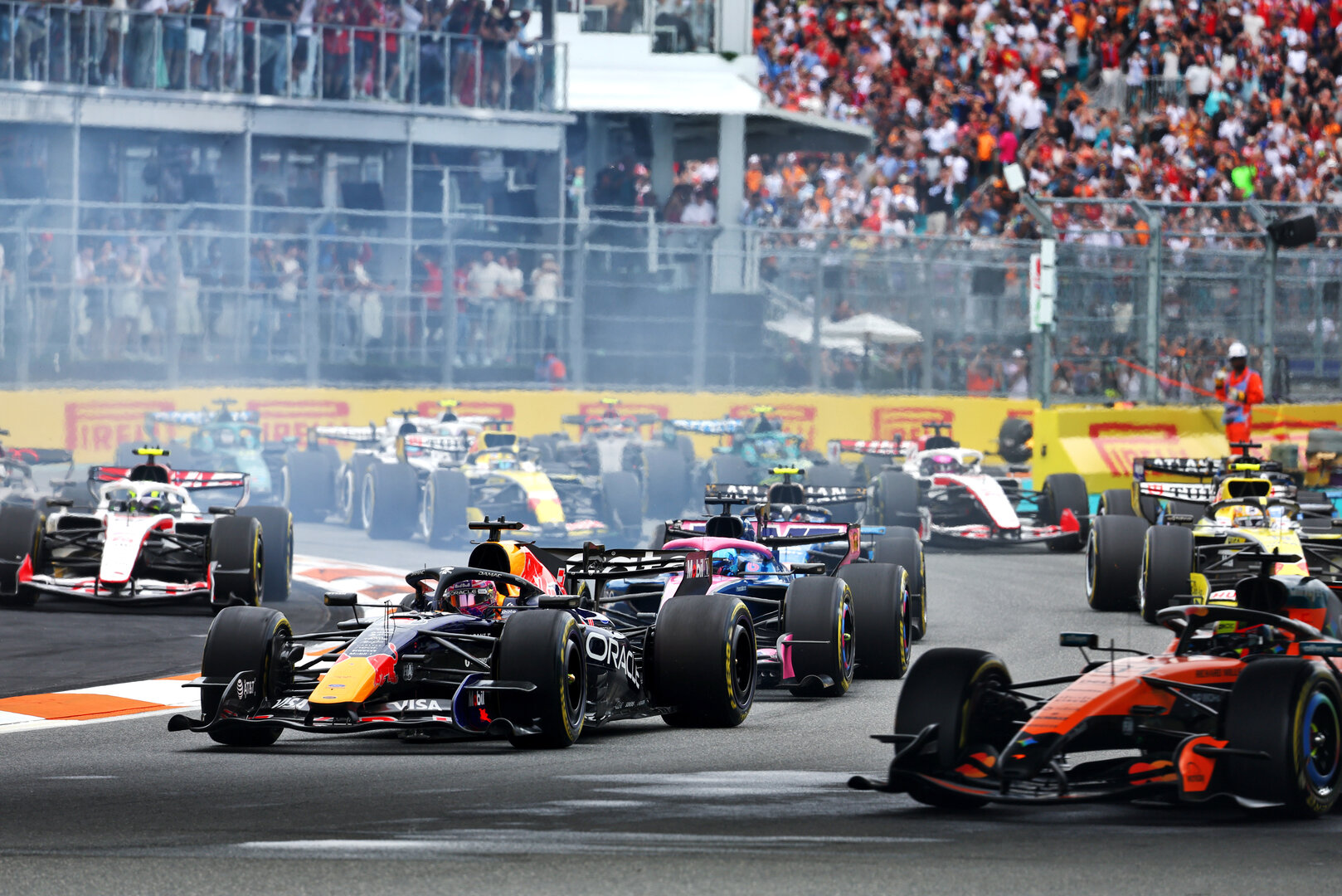GP MIAMI, Max Verstappen (NLD) Red Bull Racing RB22 recovers from a spin at the partenza of the race.
03.05.2026. Formula 1 World Championship, Rd 4, Miami Grand Prix, Miami, Florida, USA, Gara Day.
- www.xpbimages.com, EMail: requests@xpbimages.com © Copyright: Patching / XPB Images