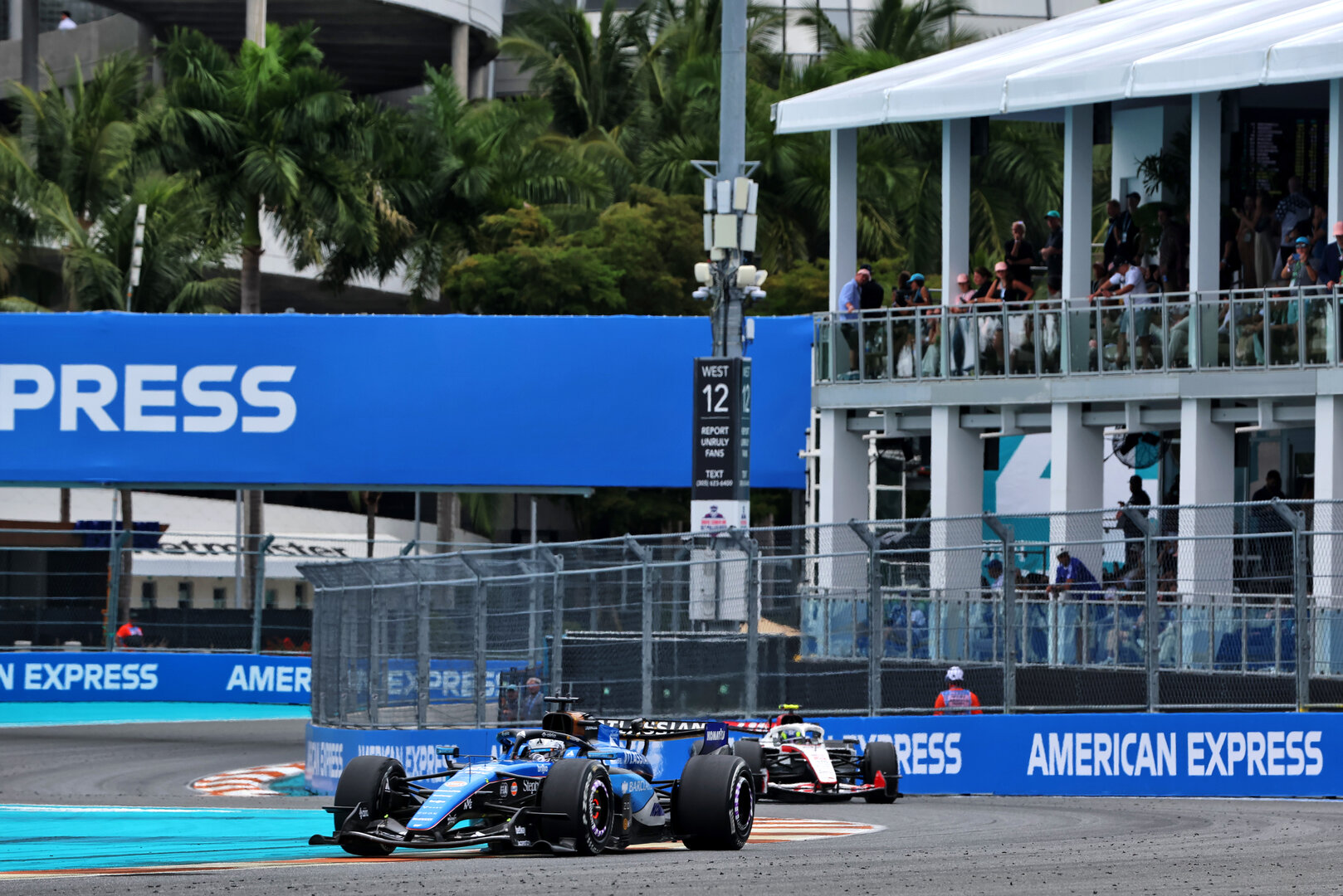 GP MIAMI, Alexander Albon (THA) Williams F1 Team FW48.
03.05.2026. Formula 1 World Championship, Rd 4, Miami Grand Prix, Miami, Florida, USA, Gara Day.
 - www.xpbimages.com, EMail: requests@xpbimages.com © Copyright: Rew / XPB Images