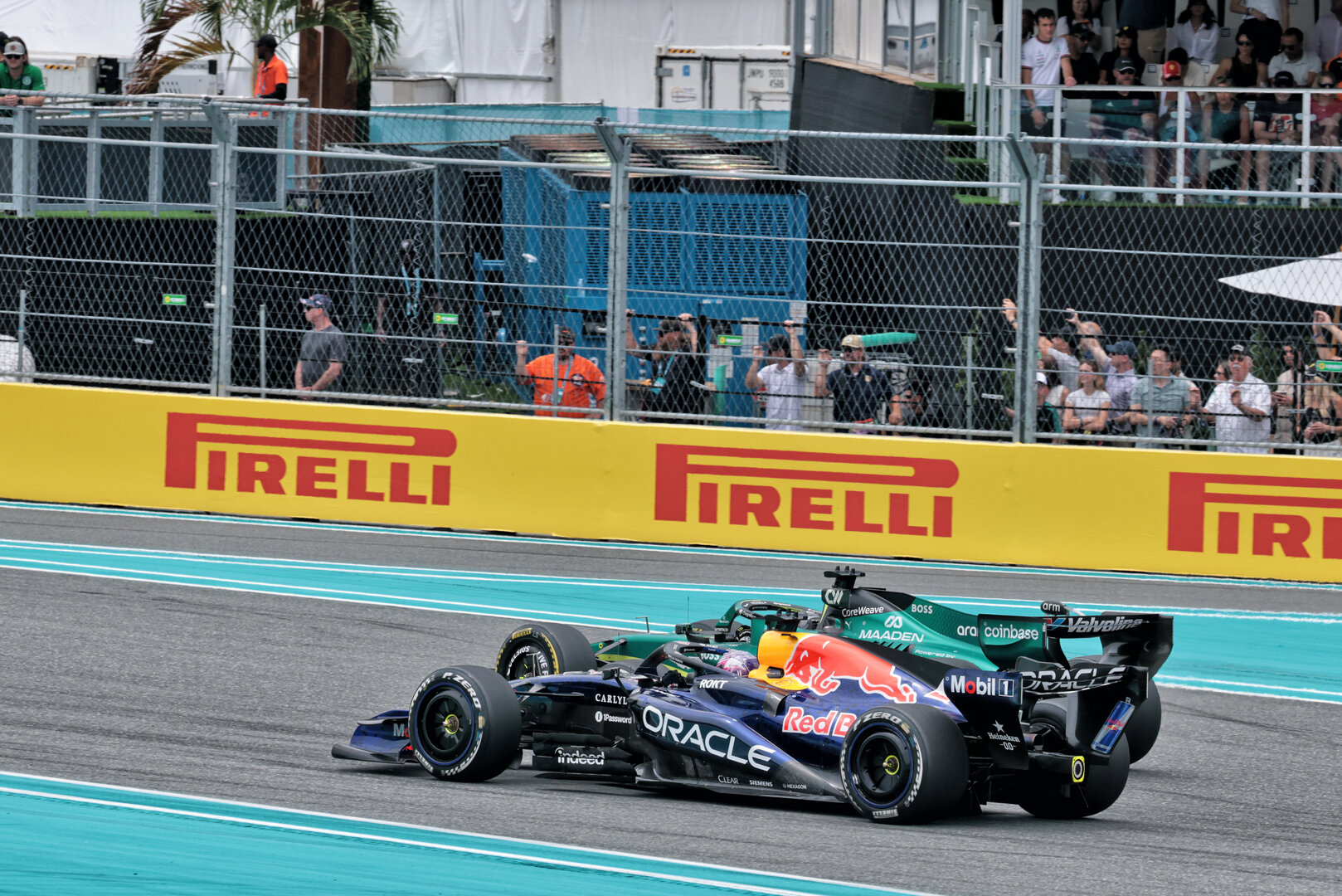GP MIAMI, Max Verstappen (NLD) Red Bull Racing RB22 e Lance Stroll (CDN) Aston Martin F1 Team AMR26 battle for position.
03.05.2026. Formula 1 World Championship, Rd 4, Miami Grand Prix, Miami, Florida, USA, Gara Day.
- www.xpbimages.com, EMail: requests@xpbimages.com © Copyright: Moy / XPB Images