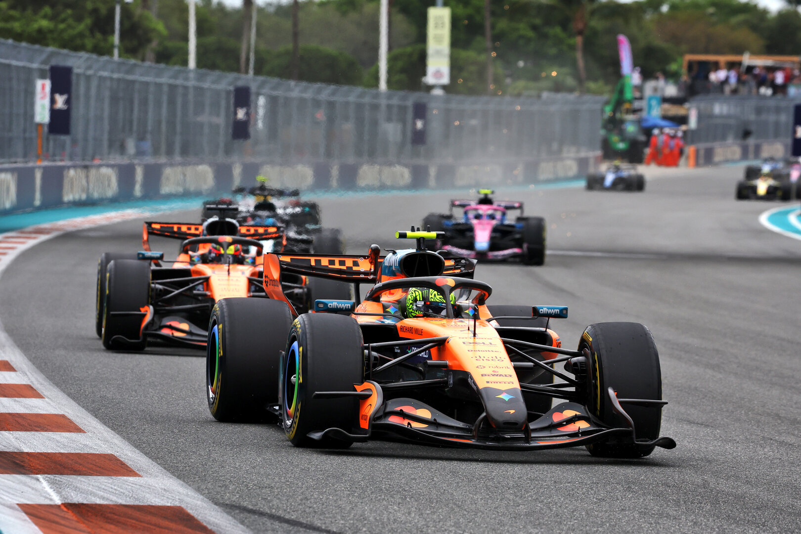 GP MIAMI, Lando Norris (GBR) McLaren F1 Team MCL40.
03.05.2026. Formula 1 World Championship, Rd 4, Miami Grand Prix, Miami, Florida, USA, Gara Day.
- www.xpbimages.com, EMail: requests@xpbimages.com © Copyright: Dunbar / XPB Images