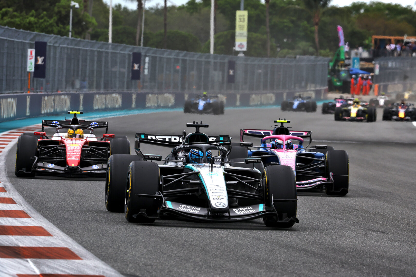 GP MIAMI, George Russell (GBR) Mercedes AMG Formula One Team W17.
03.05.2026. Formula 1 World Championship, Rd 4, Miami Grand Prix, Miami, Florida, USA, Gara Day.
- www.xpbimages.com, EMail: requests@xpbimages.com © Copyright: Dunbar / XPB Images