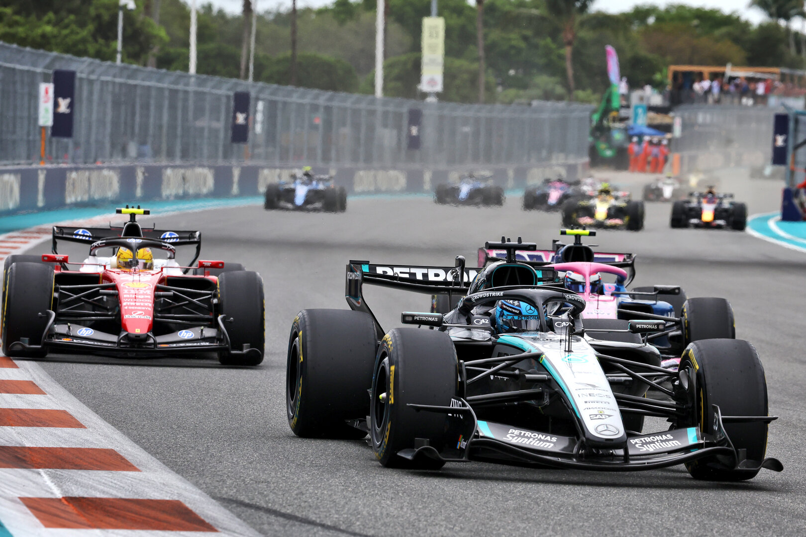 GP MIAMI, George Russell (GBR) Mercedes AMG Formula One Team W17.
03.05.2026. Formula 1 World Championship, Rd 4, Miami Grand Prix, Miami, Florida, USA, Gara Day.
- www.xpbimages.com, EMail: requests@xpbimages.com © Copyright: Dunbar / XPB Images