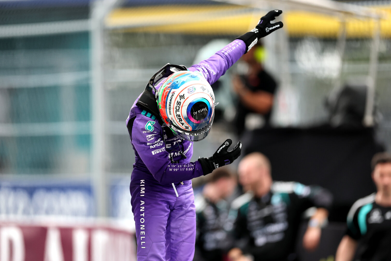 GP MIAMI, Gara winner Andrea Kimi Antonelli (ITA) Mercedes AMG Formula One Team celebrates in parc ferme.
03.05.2026. Formula 1 World Championship, Rd 4, Miami Grand Prix, Miami, Florida, USA, Gara Day.
- www.xpbimages.com, EMail: requests@xpbimages.com © Copyright: Charniaux / XPB Images