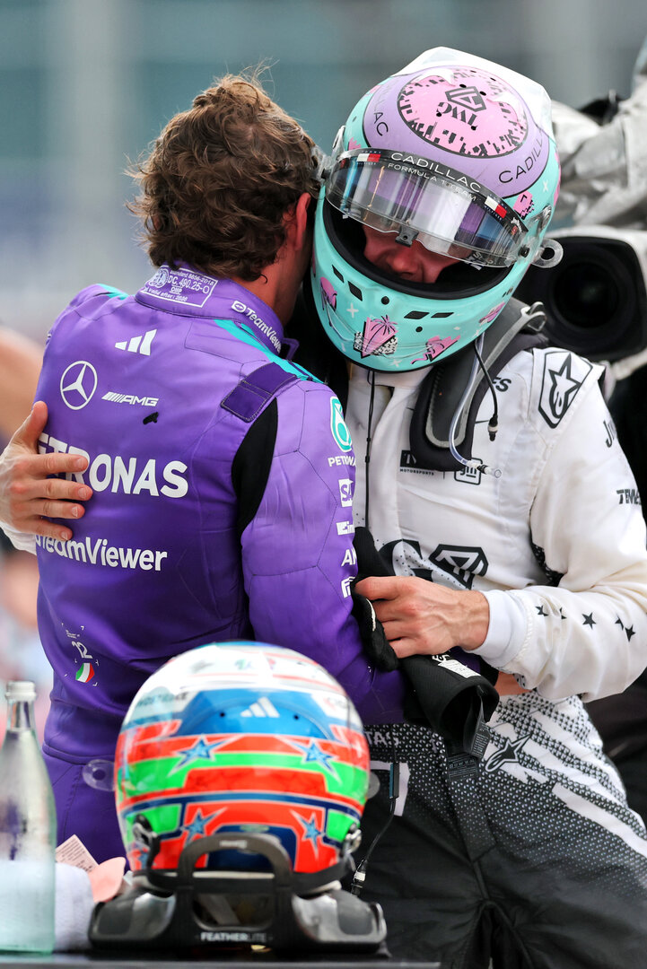 GP MIAMI, (L to R): Gara winner Andrea Kimi Antonelli (ITA) Mercedes AMG Formula One Team celebrates in parc ferme with Valtteri Bottas (FIN) Cadillac Formula 1 Team.
03.05.2026. Formula 1 World Championship, Rd 4, Miami Grand Prix, Miami, Florida, USA, Gara Day.
- www.xpbimages.com, EMail: requests@xpbimages.com © Copyright: Charniaux / XPB Images
