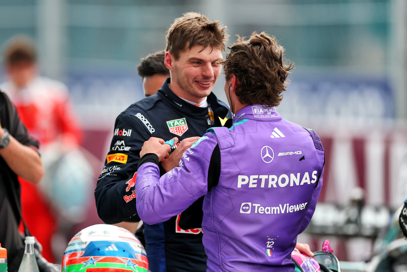 GP MIAMI, Gara winner Andrea Kimi Antonelli (ITA) Mercedes AMG Formula One Team celebrates in parc ferme with Max Verstappen (NLD) Red Bull Racing.
03.05.2026. Formula 1 World Championship, Rd 4, Miami Grand Prix, Miami, Florida, USA, Gara Day.
- www.xpbimages.com, EMail: requests@xpbimages.com © Copyright: Charniaux / XPB Images