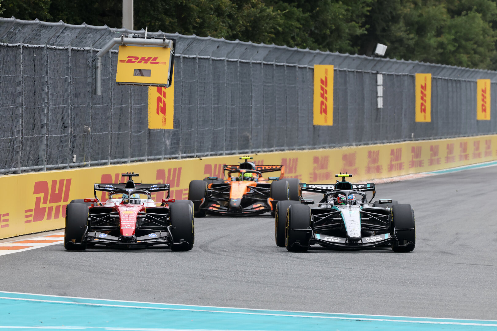 GP MIAMI, Charles Leclerc (MON) Ferrari SF-26 e Andrea Kimi Antonelli (ITA) Mercedes AMG Formula One Team W17 battle for position.
03.05.2026. Formula 1 World Championship, Rd 4, Miami Grand Prix, Miami, Florida, USA, Gara Day.
- www.xpbimages.com, EMail: requests@xpbimages.com © Copyright: Charniaux / XPB Images