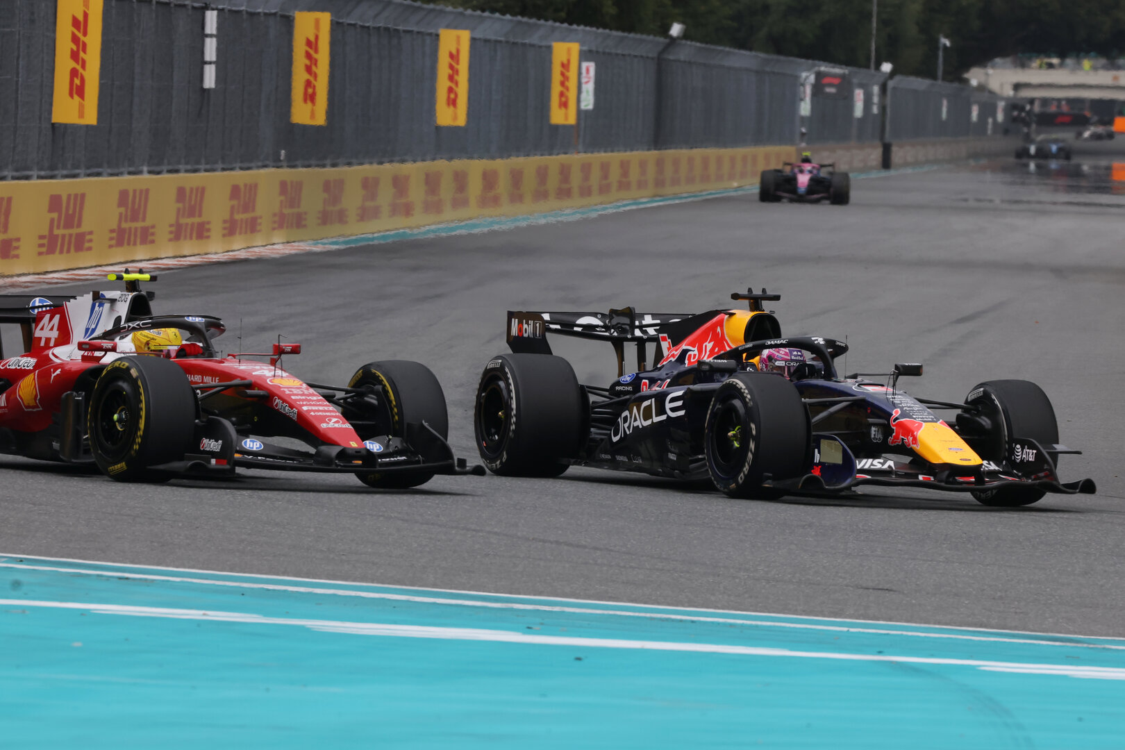GP MIAMI, Lewis Hamilton (GBR) Ferrari SF-26 e Max Verstappen (NLD) Red Bull Racing RB22 battle for position.
03.05.2026. Formula 1 World Championship, Rd 4, Miami Grand Prix, Miami, Florida, USA, Gara Day.
- www.xpbimages.com, EMail: requests@xpbimages.com © Copyright: Charniaux / XPB Images
