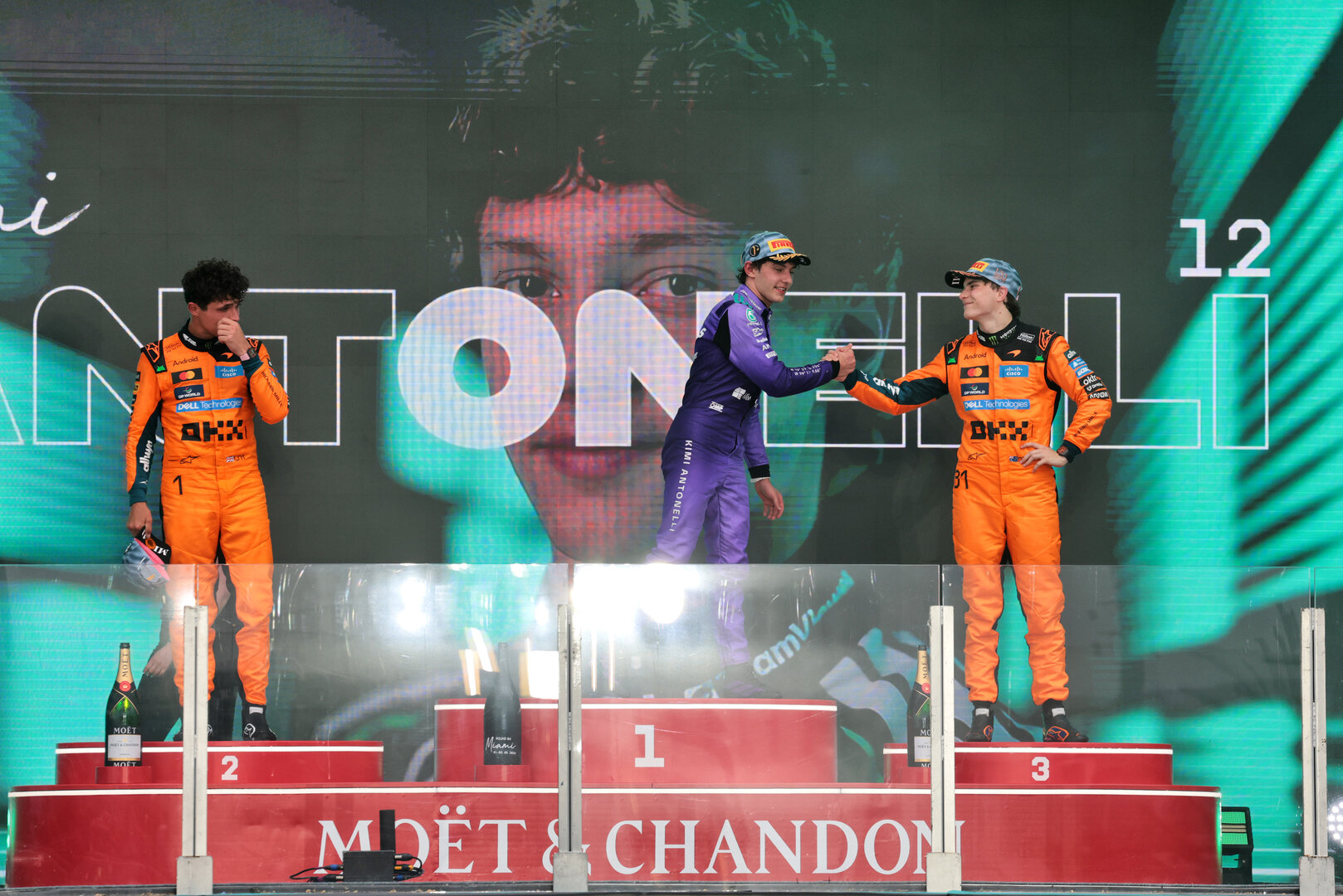 GP MIAMI, The podium (L to R): Lando Norris (GBR) McLaren F1 Team, second; Andrea Kimi Antonelli (ITA) Mercedes AMG Formula One Team, vincitore; Oscar Piastri (AUS) McLaren F1 Team, third.
03.05.2026. Formula 1 World Championship, Rd 4, Miami Grand Prix, Miami, Florida, USA, Gara Day.
- www.xpbimages.com, EMail: requests@xpbimages.com © Copyright: Moy / XPB Images