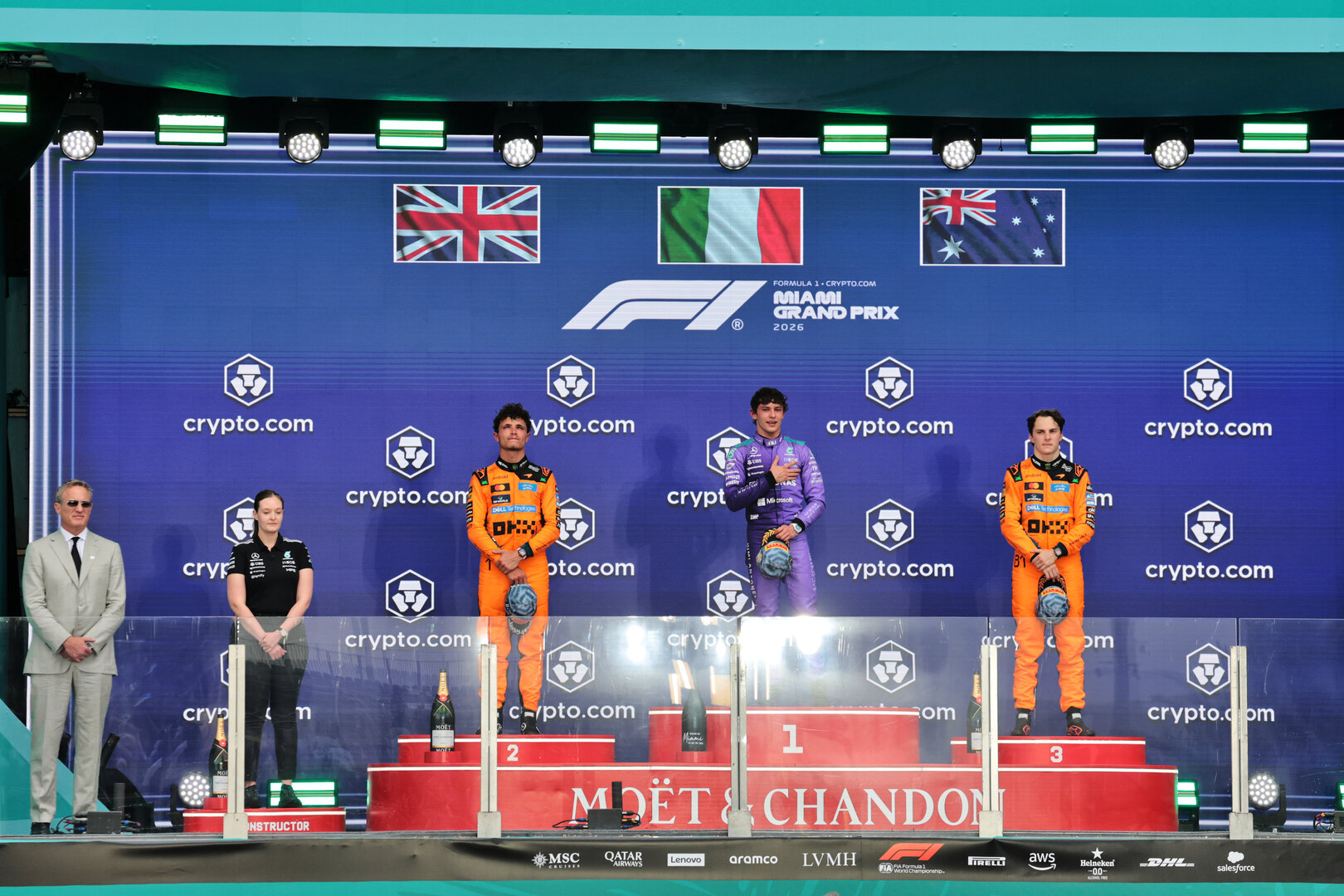 GP MIAMI, The podium (L to R): Amy Walker (GBR) Mercedes AMG F1 Formula One Team Trackside Operations Engineer; Lando Norris (GBR) McLaren F1 Team, second; Andrea Kimi Antonelli (ITA) Mercedes AMG Formula One Team, vincitore; Oscar Piastri (AUS) McLaren F1 Team, third.
03.05.2026. Formula 1 World Championship, Rd 4, Miami Grand Prix, Miami, Florida, USA, Gara Day.
- www.xpbimages.com, EMail: requests@xpbimages.com © Copyright: Moy / XPB Images