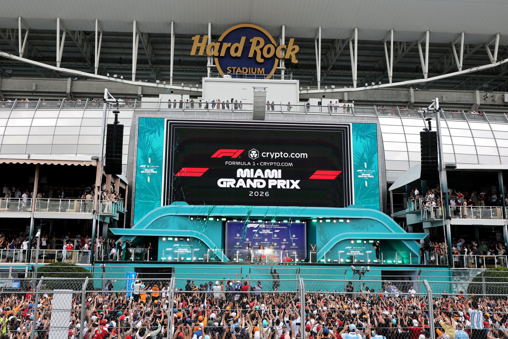 GP MIAMI, The podium (L to R): Amy Walker (GBR) Mercedes AMG F1 Formula One Team Trackside Operations Engineer; Lando Norris (GBR) McLaren F1 Team, second; Andrea Kimi Antonelli (ITA) Mercedes AMG Formula One Team, vincitore; Oscar Piastri (AUS) McLaren F1 Team, third.
03.05.2026. Formula 1 World Championship, Rd 4, Miami Grand Prix, Miami, Florida, USA, Gara Day.
- www.xpbimages.com, EMail: requests@xpbimages.com © Copyright: Moy / XPB Images