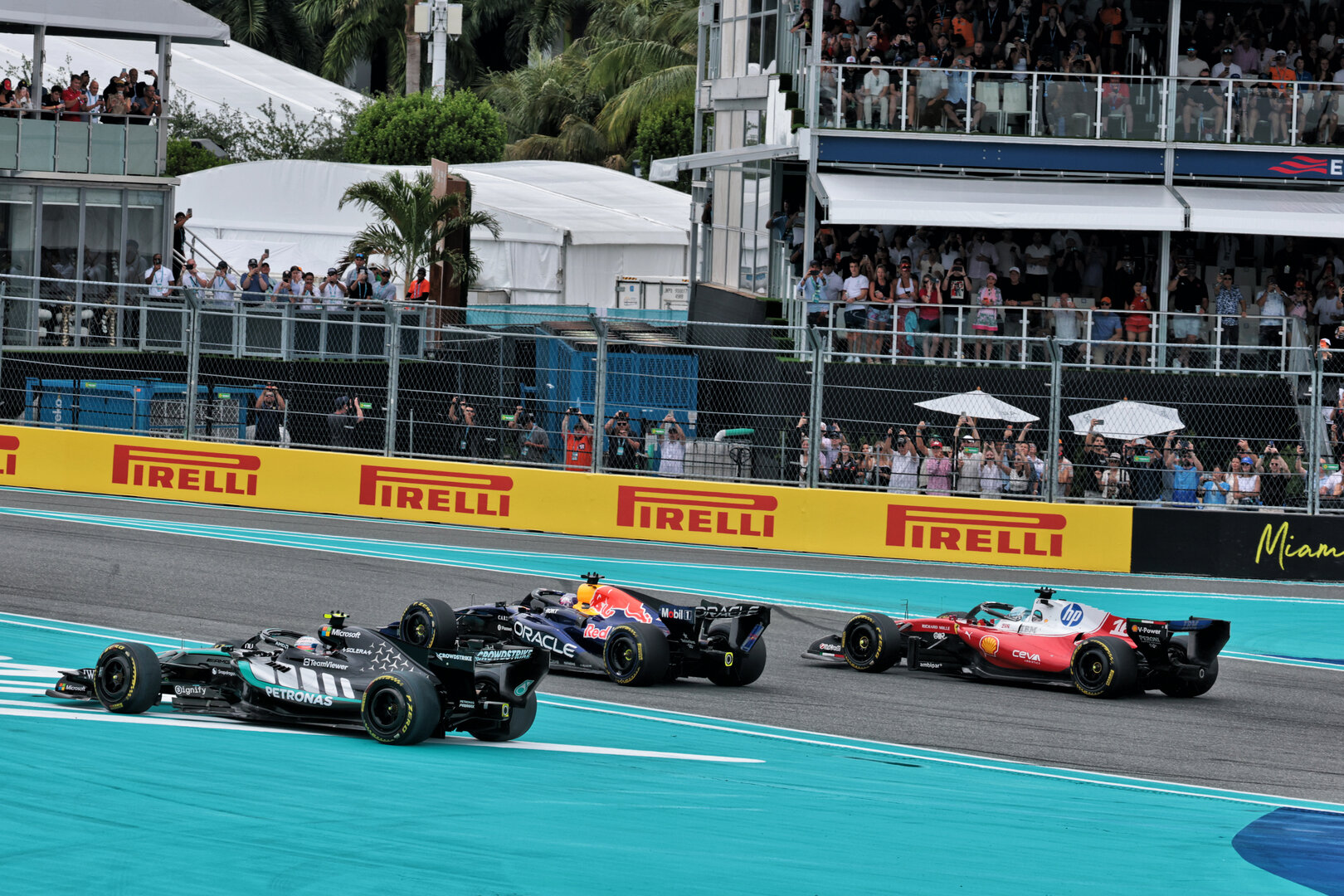 GP MIAMI, Andrea Kimi Antonelli (ITA) Mercedes AMG Formula One Team W17 runs wide at the partenza of the race.
03.05.2026. Formula 1 World Championship, Rd 4, Miami Grand Prix, Miami, Florida, USA, Gara Day.
- www.xpbimages.com, EMail: requests@xpbimages.com © Copyright: Moy / XPB Images