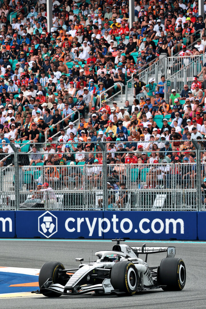 GP MIAMI, Sergio Perez (MEX) Cadillac Formula 1 Team MAC-26.
03.05.2026. Formula 1 World Championship, Rd 4, Miami Grand Prix, Miami, Florida, USA, Gara Day.
- www.xpbimages.com, EMail: requests@xpbimages.com © Copyright: Moy / XPB Images