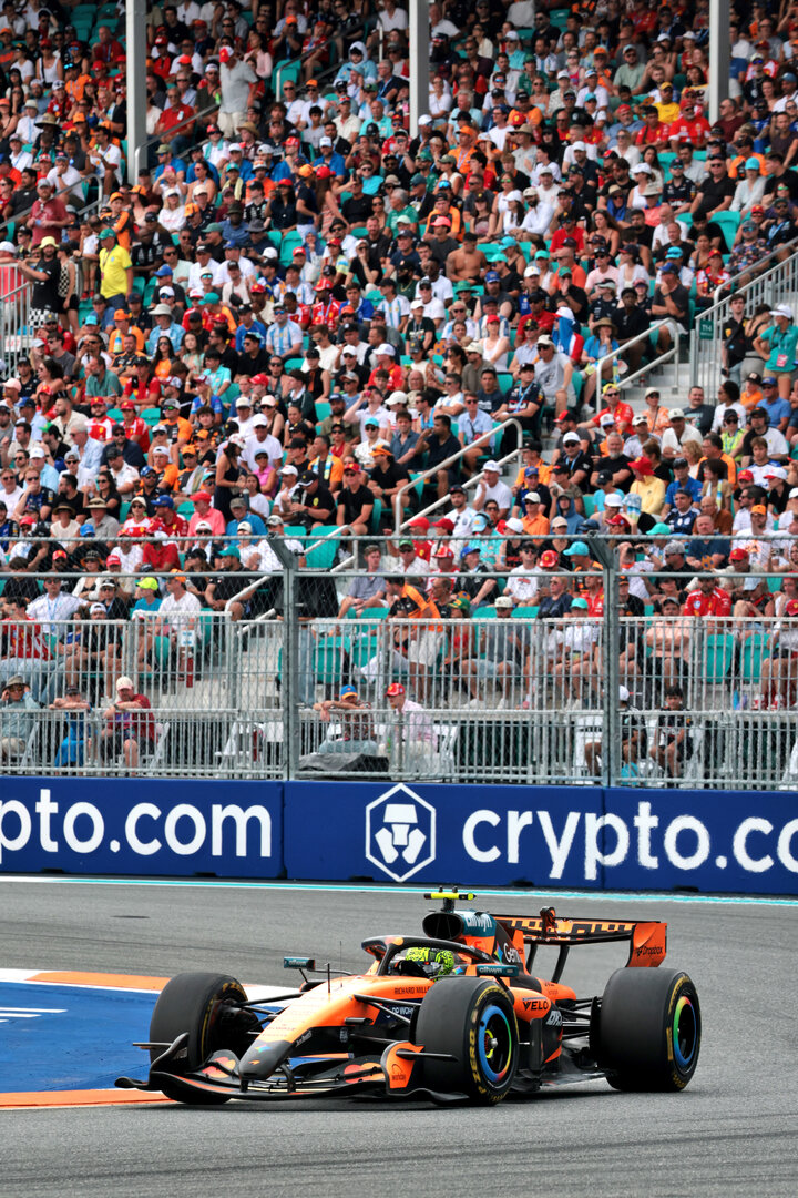 GP MIAMI, Lando Norris (GBR) McLaren F1 Team MCL40.
03.05.2026. Formula 1 World Championship, Rd 4, Miami Grand Prix, Miami, Florida, USA, Gara Day.
- www.xpbimages.com, EMail: requests@xpbimages.com © Copyright: Moy / XPB Images