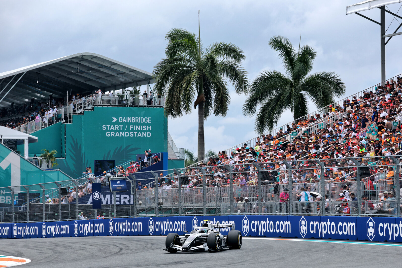 GP MIAMI, Valtteri Bottas (FIN) Cadillac Formula 1 Team MAC-26.
03.05.2026. Formula 1 World Championship, Rd 4, Miami Grand Prix, Miami, Florida, USA, Gara Day.
- www.xpbimages.com, EMail: requests@xpbimages.com © Copyright: Moy / XPB Images