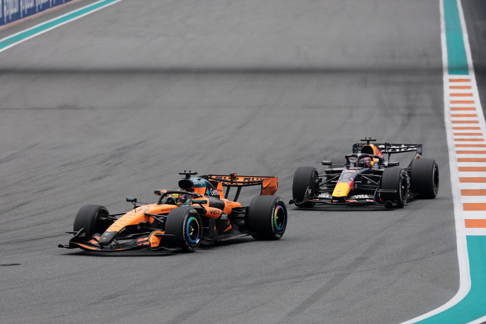 GP MIAMI, Oscar Piastri (AUS) McLaren F1 Team MCL40.
03.05.2026. Formula 1 World Championship, Rd 4, Miami Grand Prix, Miami, Florida, USA, Gara Day.
- www.xpbimages.com, EMail: requests@xpbimages.com © Copyright: Moy / XPB Images