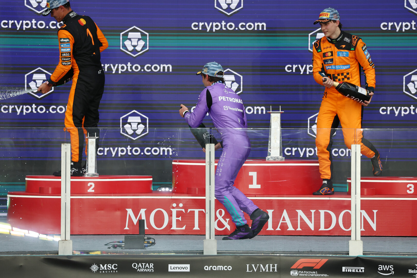 GP MIAMI, The podium (L to R): Lando Norris (GBR) McLaren F1 Team, second; Andrea Kimi Antonelli (ITA) Mercedes AMG Formula One Team, vincitore; Oscar Piastri (AUS) McLaren F1 Team, third.
03.05.2026. Formula 1 World Championship, Rd 4, Miami Grand Prix, Miami, Florida, USA, Gara Day.
 - www.xpbimages.com, EMail: requests@xpbimages.com © Copyright: Rew / XPB Images