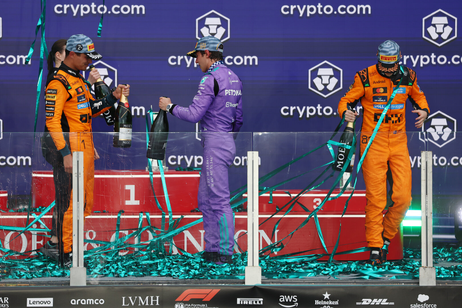 GP MIAMI, The podium (L to R): Lando Norris (GBR) McLaren F1 Team, second; Andrea Kimi Antonelli (ITA) Mercedes AMG Formula One Team, vincitore; Oscar Piastri (AUS) McLaren F1 Team, third.
03.05.2026. Formula 1 World Championship, Rd 4, Miami Grand Prix, Miami, Florida, USA, Gara Day.
 - www.xpbimages.com, EMail: requests@xpbimages.com © Copyright: Rew / XPB Images