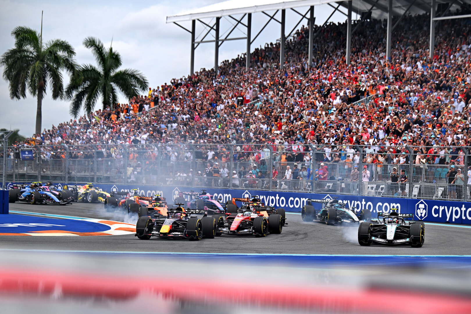 GP MIAMI, Max Verstappen (NLD) Red Bull Racing RB22; Charles Leclerc (MON) Ferrari SF-26; e Andrea Kimi Antonelli (ITA) Mercedes AMG Formula One Team at the partenza of the race.
03.05.2026. Formula 1 World Championship, Rd 4, Miami Grand Prix, Miami, Florida, USA, Gara Day.
- www.xpbimages.com, EMail: requests@xpbimages.com © Copyright: Price / XPB Images