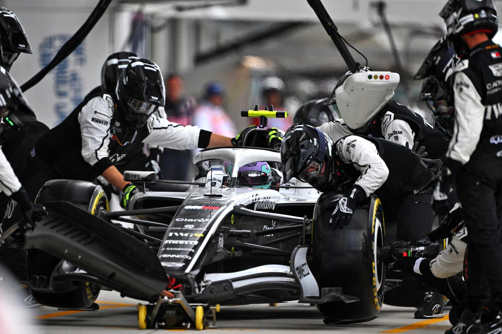 GP MIAMI, Sergio Perez (MEX) Cadillac Formula 1 Team MAC-26 makes a pit stop.
03.05.2026. Formula 1 World Championship, Rd 4, Miami Grand Prix, Miami, Florida, USA, Gara Day.
- www.xpbimages.com, EMail: requests@xpbimages.com © Copyright: Price / XPB Images
