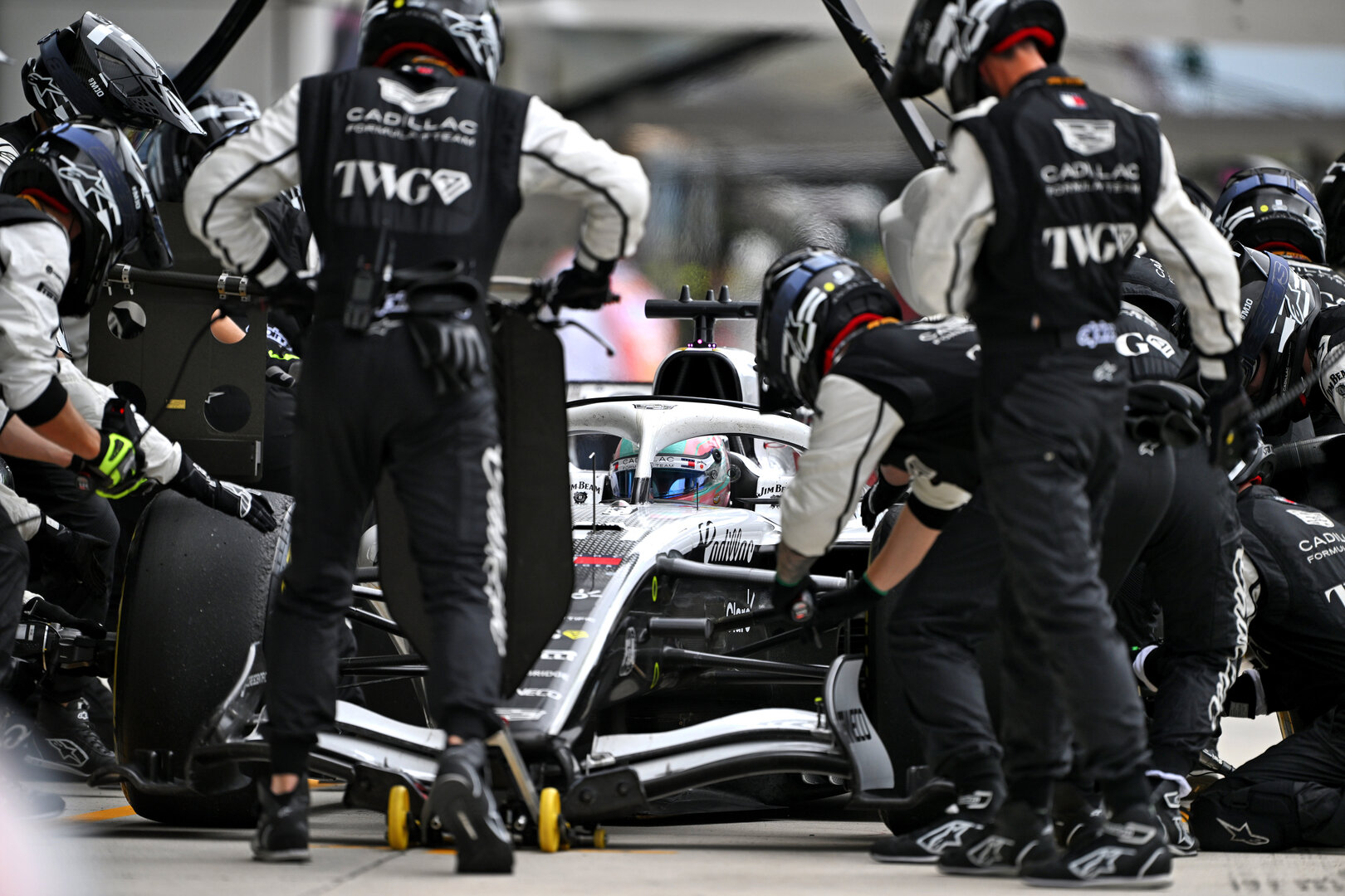 GP MIAMI, Valtteri Bottas (FIN) Cadillac Formula 1 Team MAC-26 makes a pit stop.
03.05.2026. Formula 1 World Championship, Rd 4, Miami Grand Prix, Miami, Florida, USA, Gara Day.
- www.xpbimages.com, EMail: requests@xpbimages.com © Copyright: Price / XPB Images