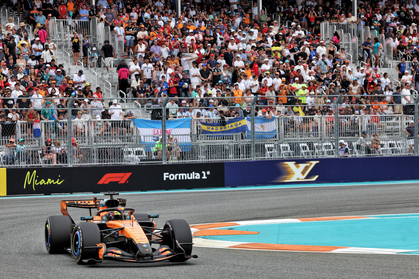 GP MIAMI, Oscar Piastri (AUS) McLaren F1 Team MCL40.
03.05.2026. Formula 1 World Championship, Rd 4, Miami Grand Prix, Miami, Florida, USA, Gara Day.
- www.xpbimages.com, EMail: requests@xpbimages.com © Copyright: Dunbar / XPB Images
