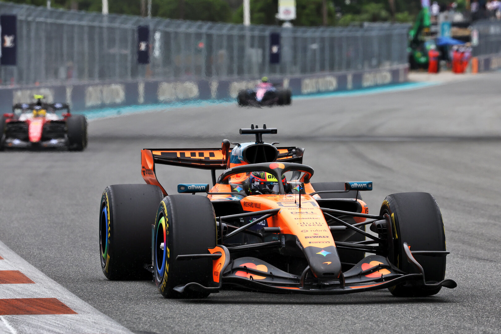 GP MIAMI, Oscar Piastri (AUS) McLaren F1 Team MCL40.
03.05.2026. Formula 1 World Championship, Rd 4, Miami Grand Prix, Miami, Florida, USA, Gara Day.
- www.xpbimages.com, EMail: requests@xpbimages.com © Copyright: Dunbar / XPB Images