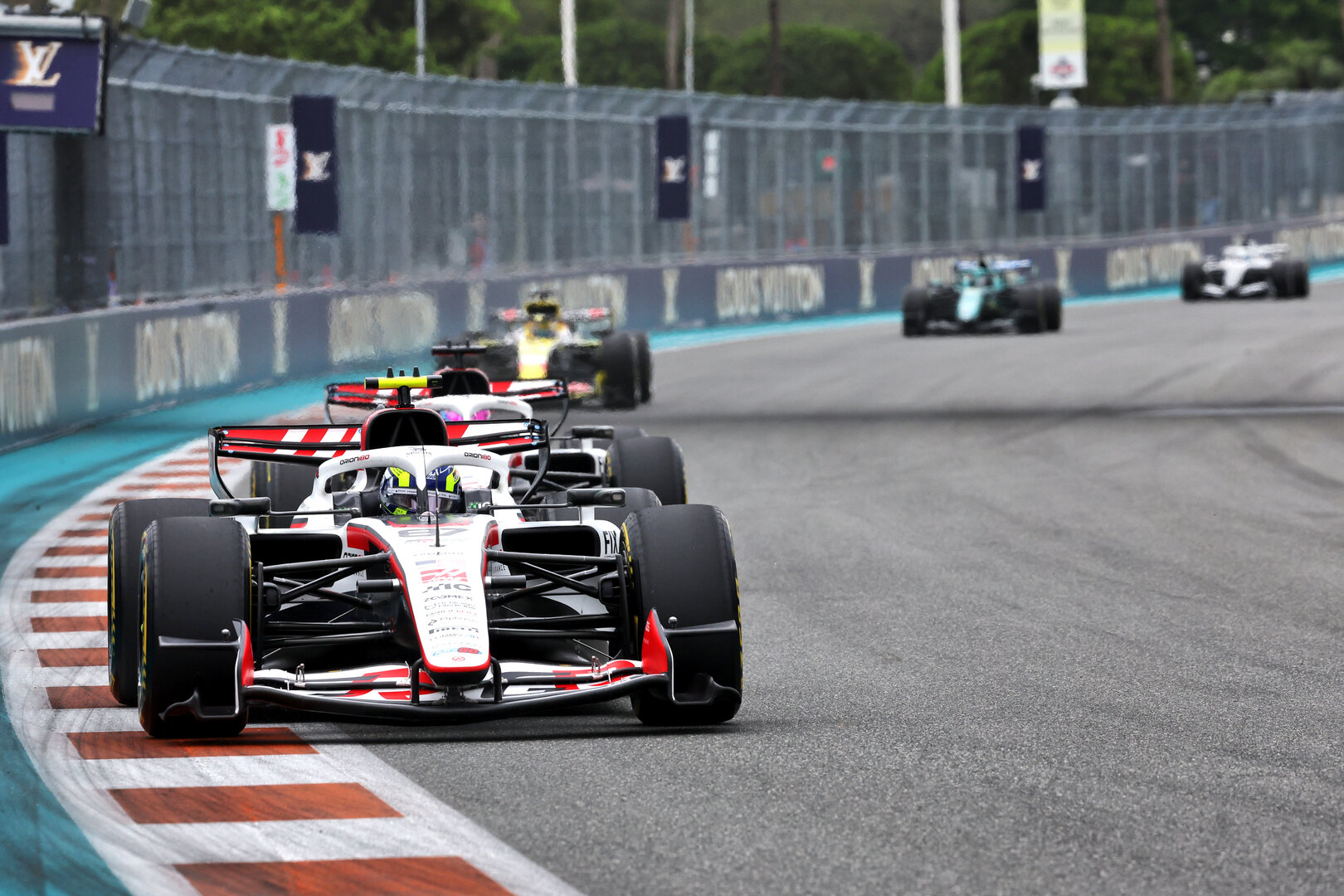 GP MIAMI, Oliver Bearman (GBR) Haas F1 Team VF-26.
03.05.2026. Formula 1 World Championship, Rd 4, Miami Grand Prix, Miami, Florida, USA, Gara Day.
- www.xpbimages.com, EMail: requests@xpbimages.com © Copyright: Dunbar / XPB Images
