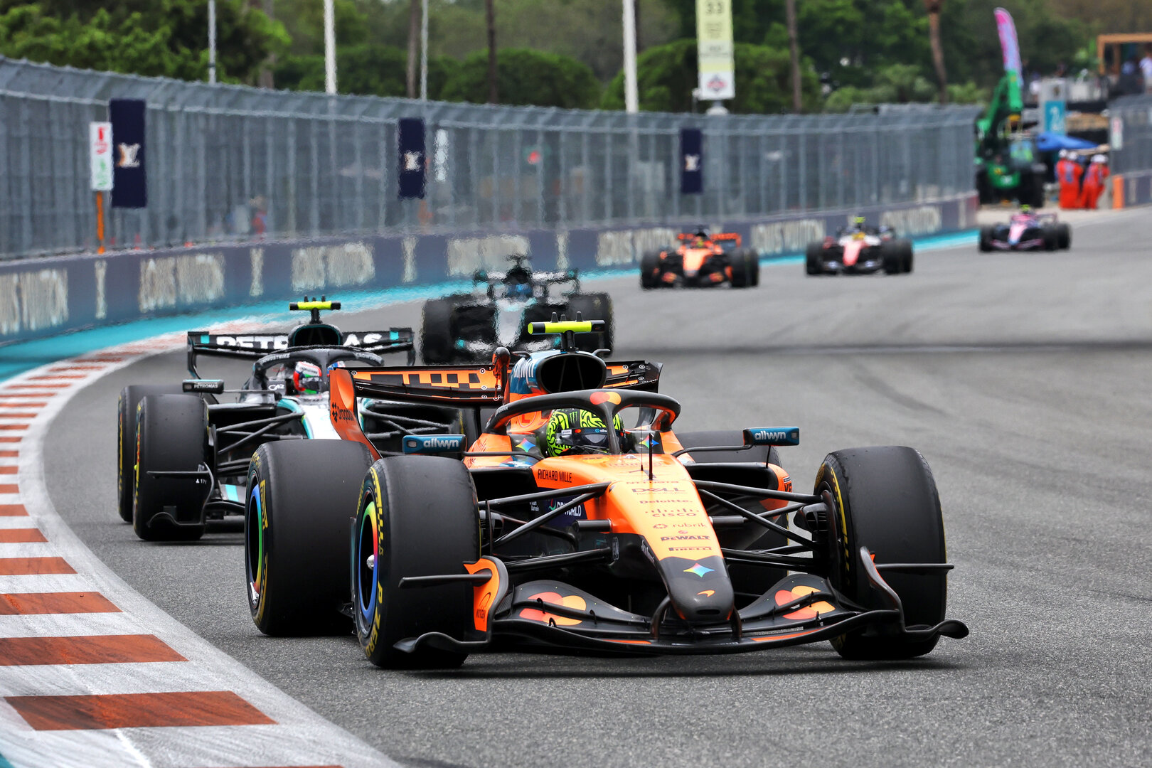 GP MIAMI, Lando Norris (GBR) McLaren F1 Team MCL40.
03.05.2026. Formula 1 World Championship, Rd 4, Miami Grand Prix, Miami, Florida, USA, Gara Day.
- www.xpbimages.com, EMail: requests@xpbimages.com © Copyright: Dunbar / XPB Images