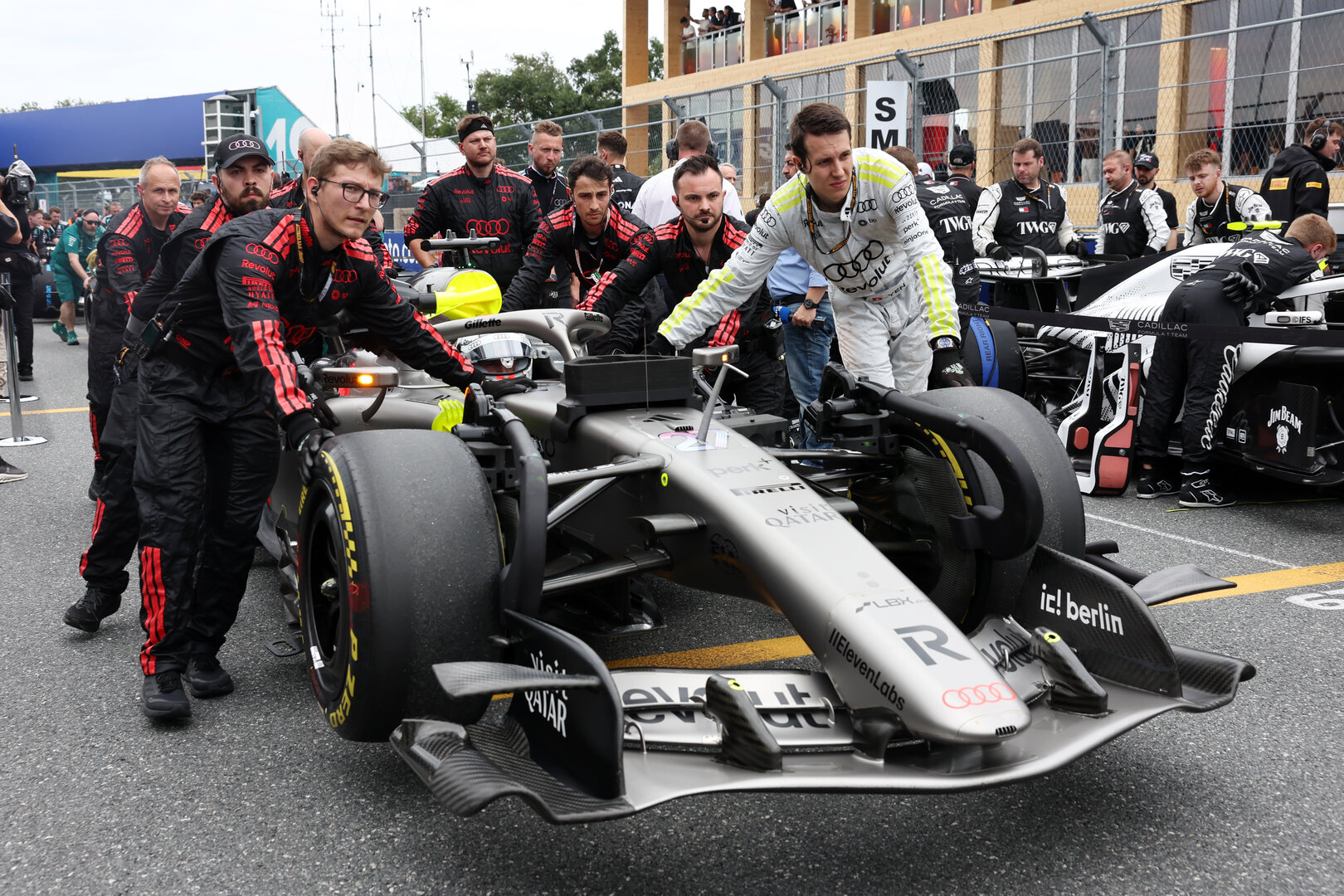 GP MIAMI, Nico Hulkenberg (GER) Audi F1 Team R26 on the grid.
03.05.2026. Formula 1 World Championship, Rd 4, Miami Grand Prix, Miami, Florida, USA, Gara Day.
 - www.xpbimages.com, EMail: requests@xpbimages.com © Copyright: Rew / XPB Images