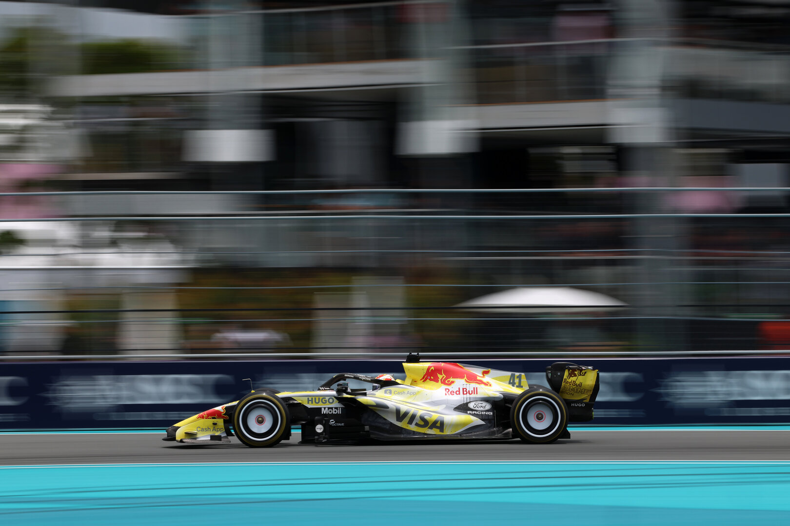 GP MIAMI, Arvid Lindblad (GBR) Racing Bulls Formula One Team VCARB 03.
03.05.2026. Formula 1 World Championship, Rd 4, Miami Grand Prix, Miami, Florida, USA, Gara Day.
 - www.xpbimages.com, EMail: requests@xpbimages.com © Copyright: Rew / XPB Images