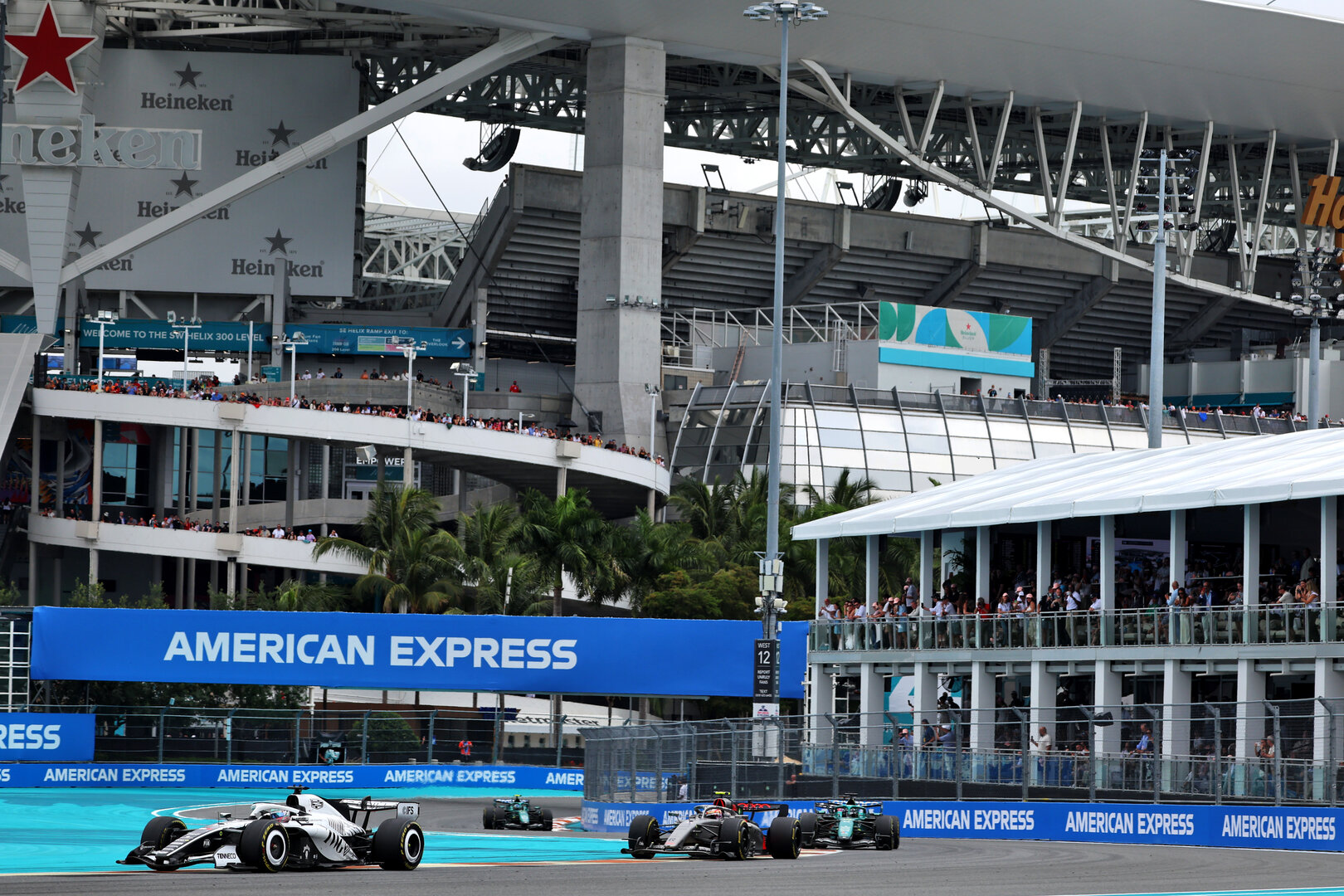 GP MIAMI, Sergio Perez (MEX) Cadillac Formula 1 Team MAC-26.
03.05.2026. Formula 1 World Championship, Rd 4, Miami Grand Prix, Miami, Florida, USA, Gara Day.
- www.xpbimages.com, EMail: requests@xpbimages.com © Copyright: Rew / XPB Images
