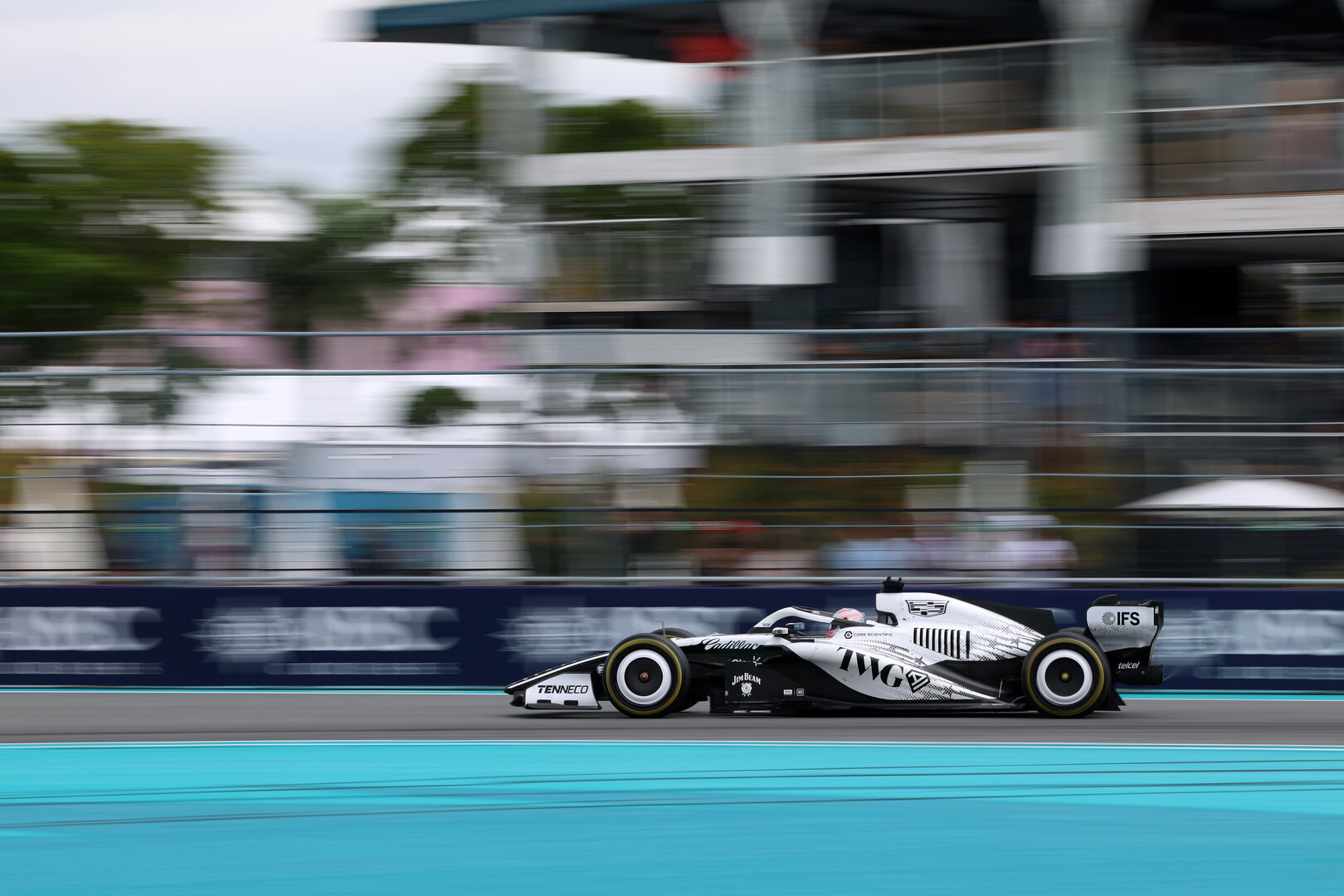 GP MIAMI, Sergio Perez (MEX) Cadillac Formula 1 Team MAC-26.
03.05.2026. Formula 1 World Championship, Rd 4, Miami Grand Prix, Miami, Florida, USA, Gara Day.
- www.xpbimages.com, EMail: requests@xpbimages.com © Copyright: Rew / XPB Images