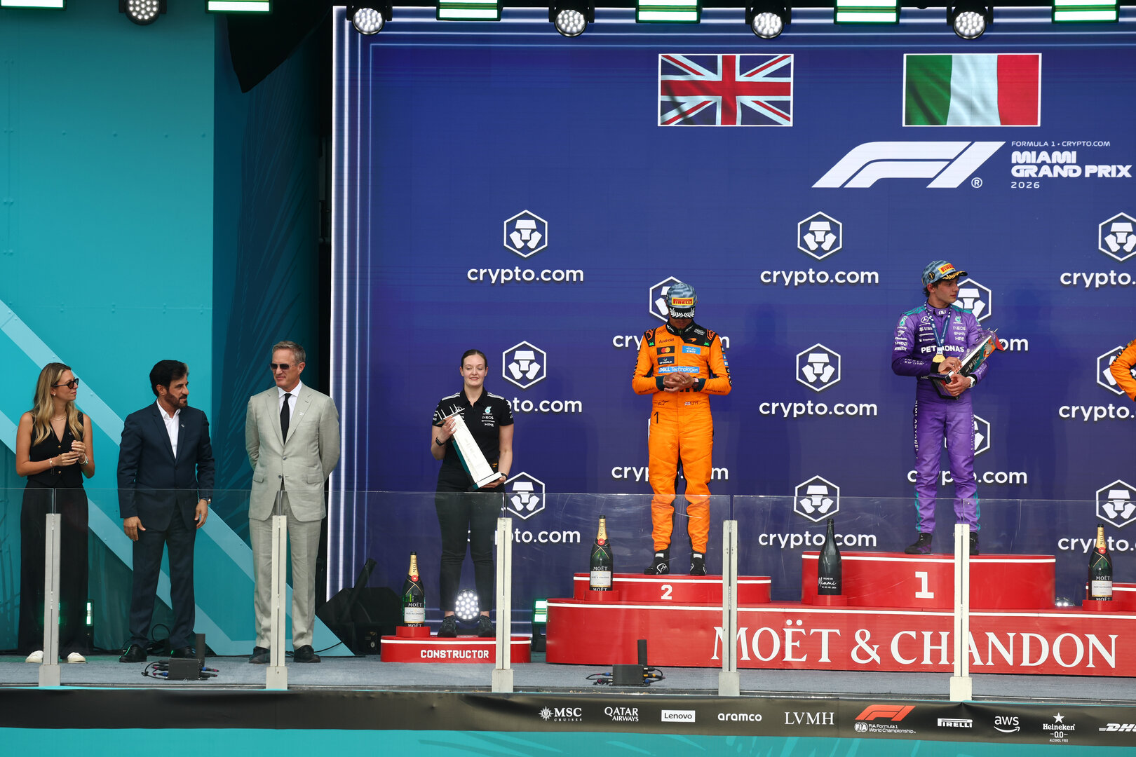GP MIAMI, The podium (L to R): Amy Walker (GBR) Mercedes AMG F1 Formula One Team Trackside Operations Engineer; Lando Norris (GBR) McLaren F1 Team, second; Andrea Kimi Antonelli (ITA) Mercedes AMG Formula One Team, vincitore; Oscar Piastri (AUS) McLaren F1 Team, third.
03.05.2026. Formula 1 World Championship, Rd 4, Miami Grand Prix, Miami, Florida, USA, Gara Day.
- www.xpbimages.com, EMail: requests@xpbimages.com © Copyright: Patching / XPB Images