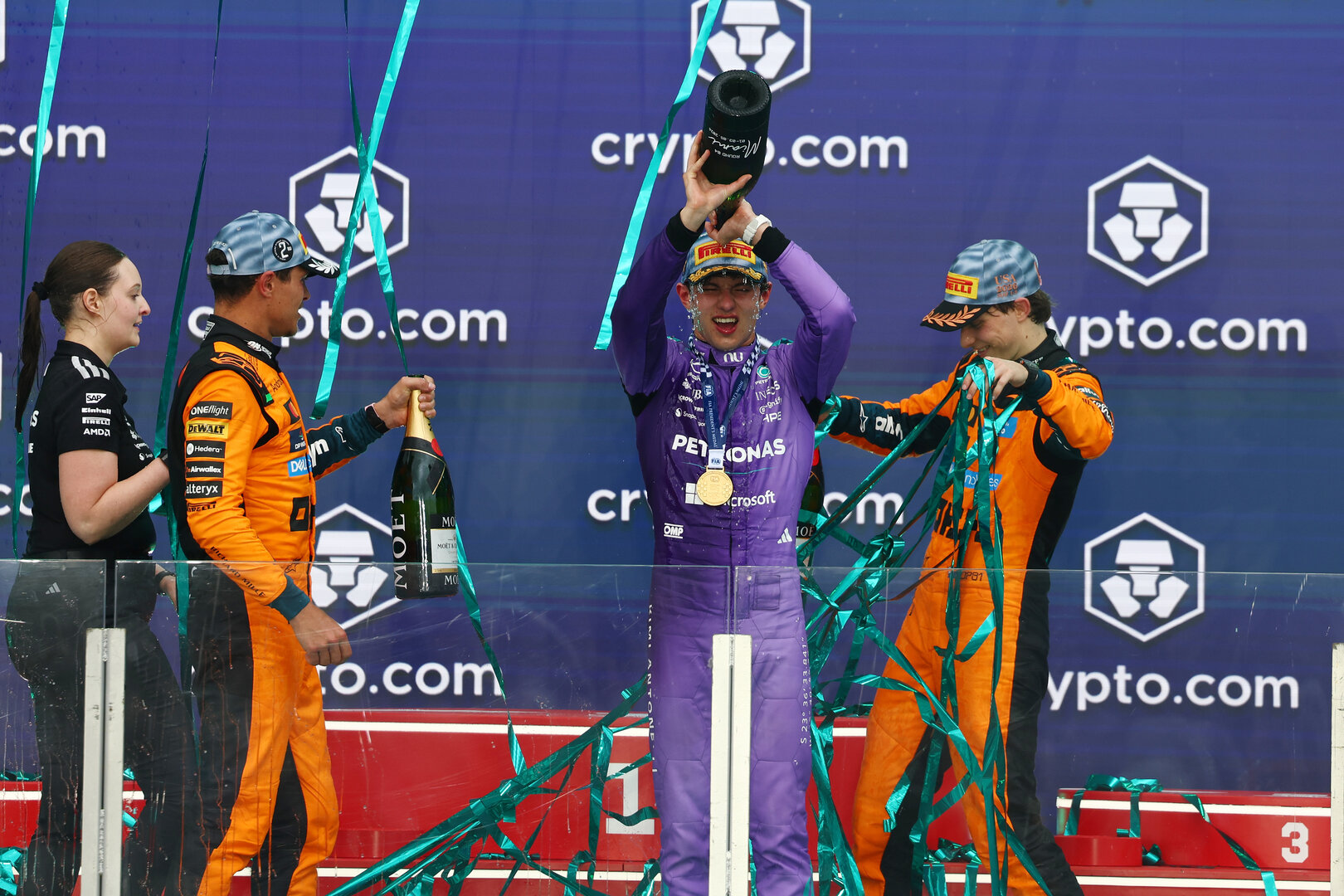 GP MIAMI, The podium (L to R): Amy Walker (GBR) Mercedes AMG F1 Formula One Team Trackside Operations Engineer; Lando Norris (GBR) McLaren F1 Team, second; Andrea Kimi Antonelli (ITA) Mercedes AMG Formula One Team, vincitore; Oscar Piastri (AUS) McLaren F1 Team, third.
03.05.2026. Formula 1 World Championship, Rd 4, Miami Grand Prix, Miami, Florida, USA, Gara Day.
- www.xpbimages.com, EMail: requests@xpbimages.com © Copyright: Patching / XPB Images