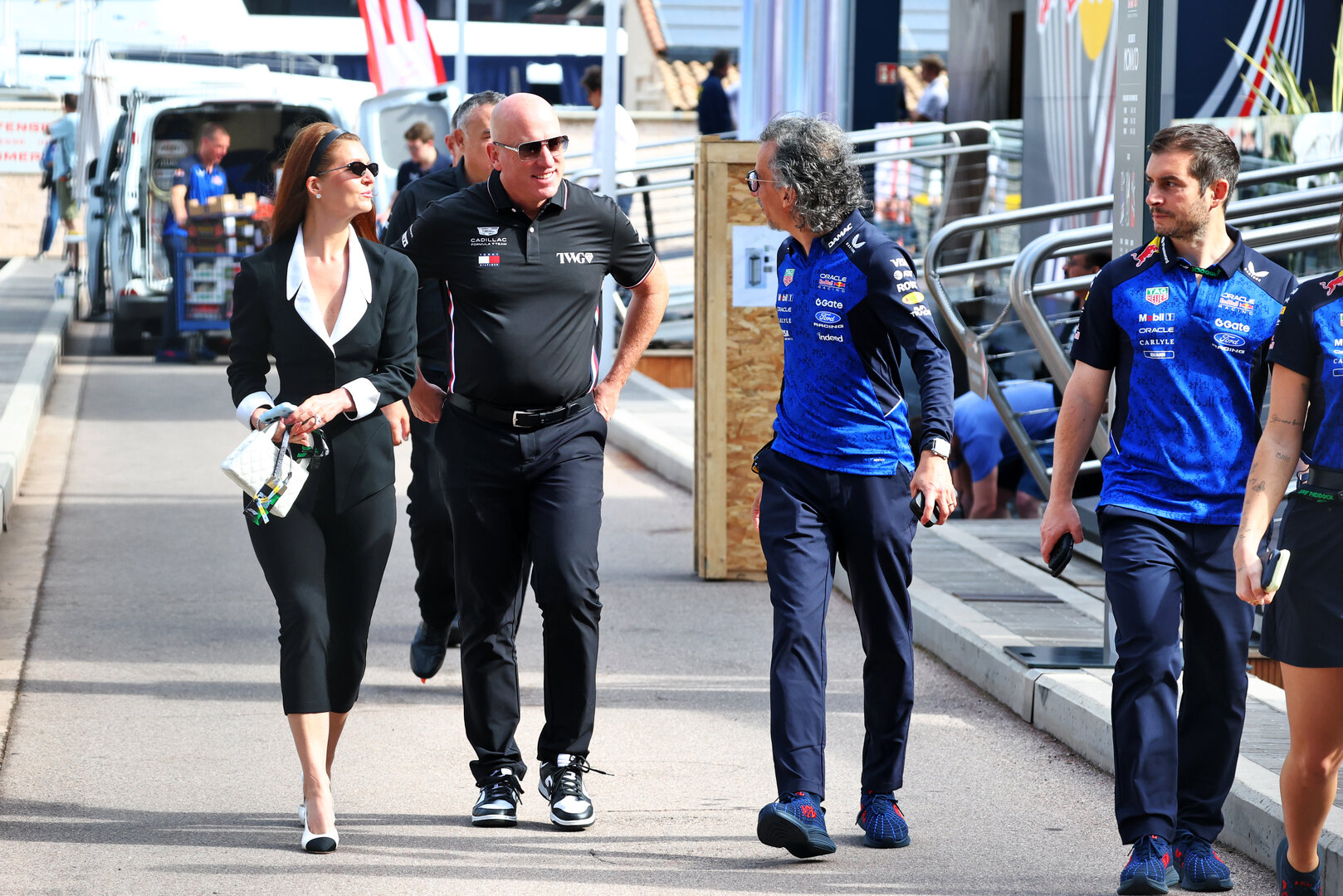 GP MONACO, (L to R): Cassidy Towriss (USA) with her husband Dan Towriss (USA) Cadillac F1 Team e TWG Motorsports CEO e Laurent Mekies (FRA) Red Bull Racing Team Principal e CEO.
04.06.2026. Formula 1 World Championship, Rd 6, Monaco Grand Prix, Monte Carlo, Monaco, Preparation Day.
- www.xpbimages.com, EMail: requests@xpbimages.com © Copyright: Bearne / XPB Images