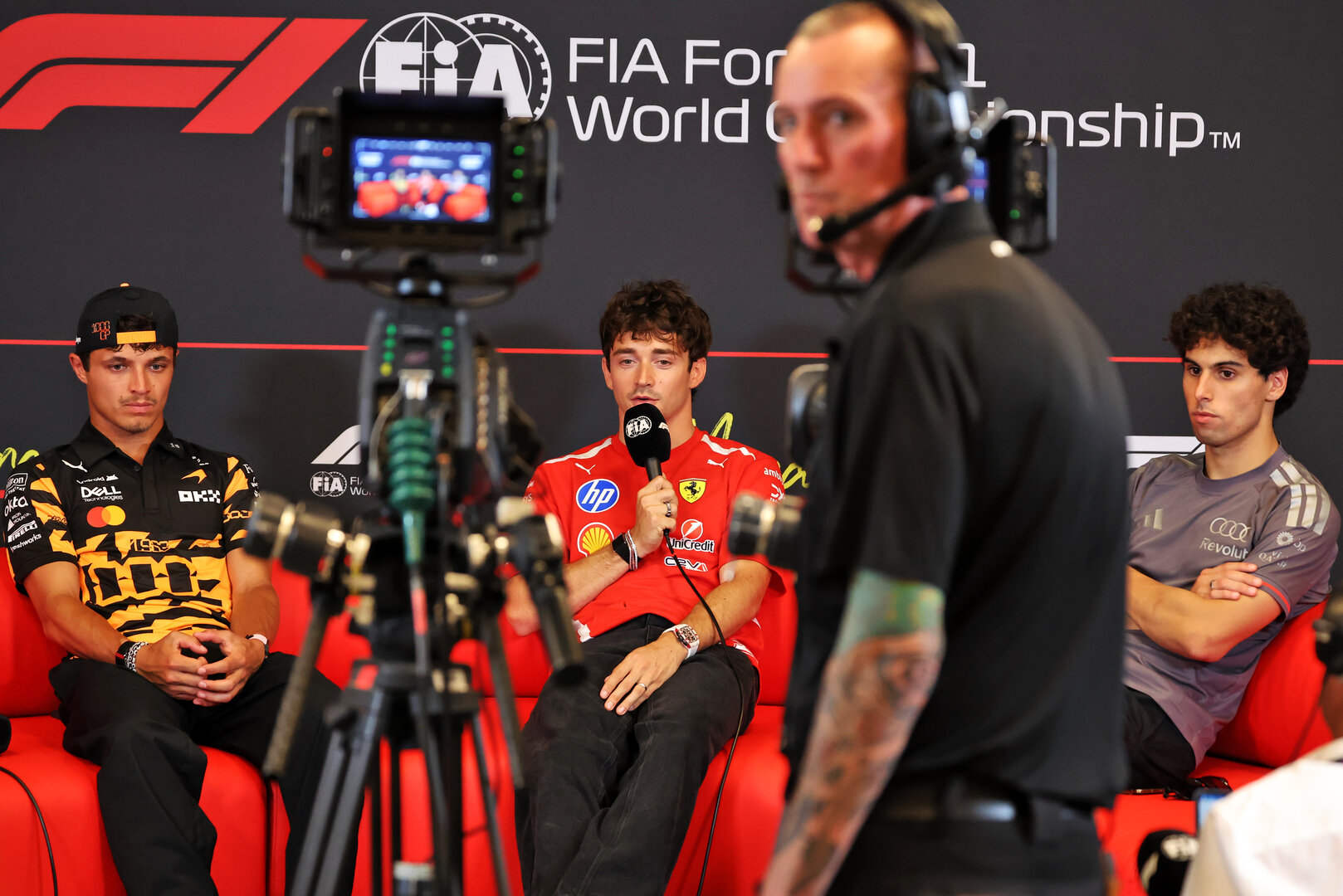 GP MONACO, (L to R): Lando Norris (GBR) McLaren F1 Team; Charles Leclerc (MON) Ferrari; e Gabriel Bortoleto (BRA) Audi F1 Team, in the FIA Press Conference.
04.06.2026. Formula 1 World Championship, Rd 6, Monaco Grand Prix, Monte Carlo, Monaco, Preparation Day.
- www.xpbimages.com, EMail: requests@xpbimages.com © Copyright: Rew / XPB Images