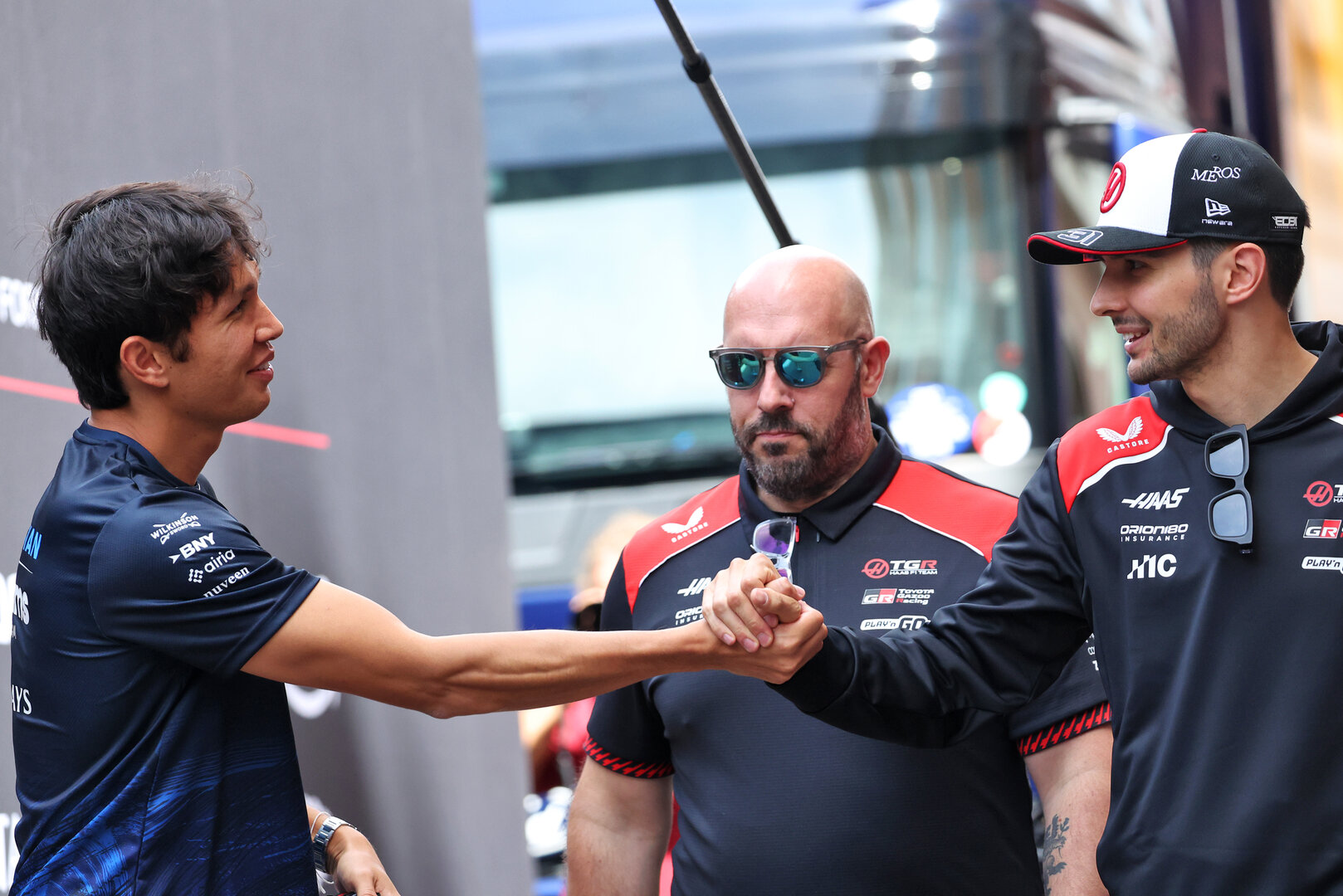 GP MONACO, (L to R): Alexander Albon (THA) Williams F1 Team with Stuart Morrison (GBR) Haas F1 Team Head of Communications e Esteban Ocon (FRA) Haas F1 Team.
04.06.2026. Formula 1 World Championship, Rd 6, Monaco Grand Prix, Monte Carlo, Monaco, Preparation Day.
- www.xpbimages.com, EMail: requests@xpbimages.com © Copyright: Bearne / XPB Images