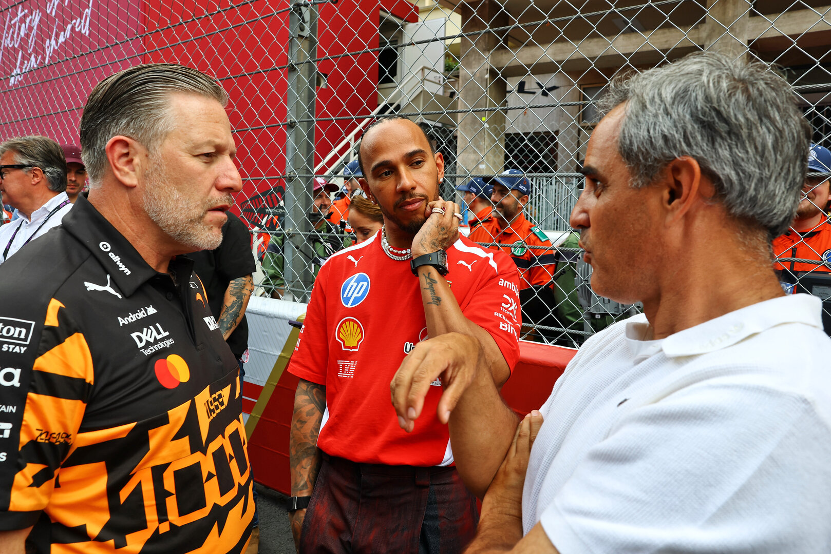 GP MONACO, (L to R): Zak Brown (USA) McLaren F1 Team Executive Director with Lewis Hamilton (GBR) Ferrari e Juan Pablo Montoya (COL).
04.06.2026. Formula 1 World Championship, Rd 6, Monaco Grand Prix, Monte Carlo, Monaco, Preparation Day.
- www.xpbimages.com, EMail: requests@xpbimages.com © Copyright: XPB Images