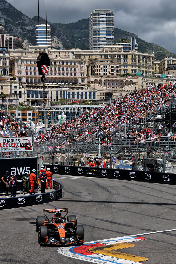 GP MONACO, Oscar Piastri (AUS) McLaren F1 Team MCL40.
05.06.2026. Formula 1 World Championship, Rd 6, Monaco Grand Prix, Monte Carlo, Monaco, Practice Day.
- www.xpbimages.com, EMail: requests@xpbimages.com © Copyright: Batchelor / XPB Images