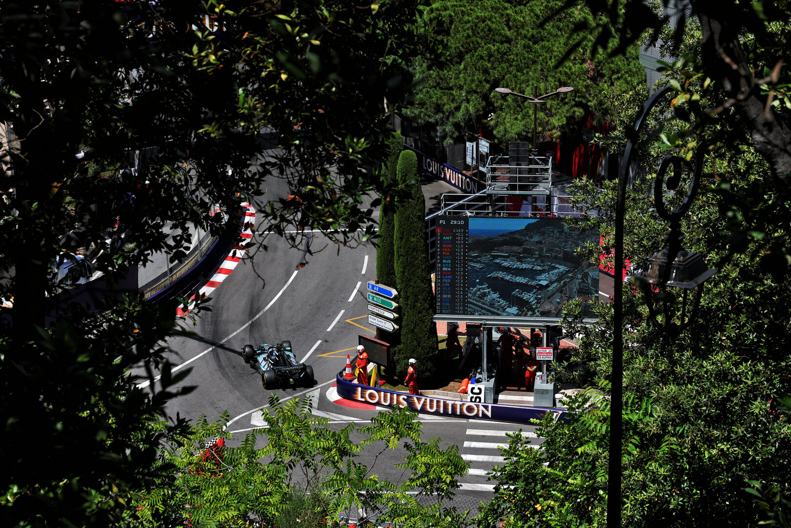 GP MONACO, George Russell (GBR) Mercedes AMG Formula One Team W17.
05.06.2026. Formula 1 World Championship, Rd 6, Monaco Grand Prix, Monte Carlo, Monaco, Practice Day.
- www.xpbimages.com, EMail: requests@xpbimages.com © Copyright: Bearne / XPB Images
