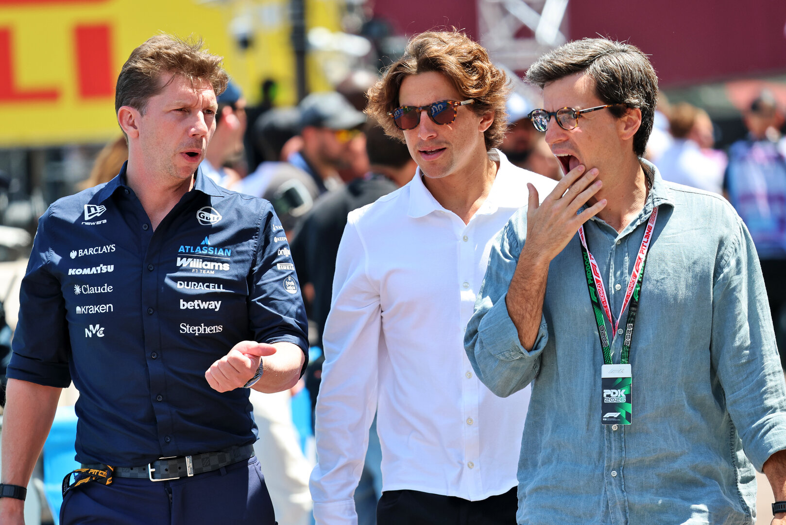 GP MONACO, (L to R): James Vowles (GBR) Williams F1 Team, Team Principal with Roberto Mehri (ESP) e Carlos Onoro Sainz (ESP) Driver Manager.
07.06.2026. Formula 1 World Championship, Rd 6, Monaco Grand Prix, Monte Carlo, Monaco, Gara Day.
- www.xpbimages.com, EMail: requests@xpbimages.com © Copyright: Batchelor / XPB Images