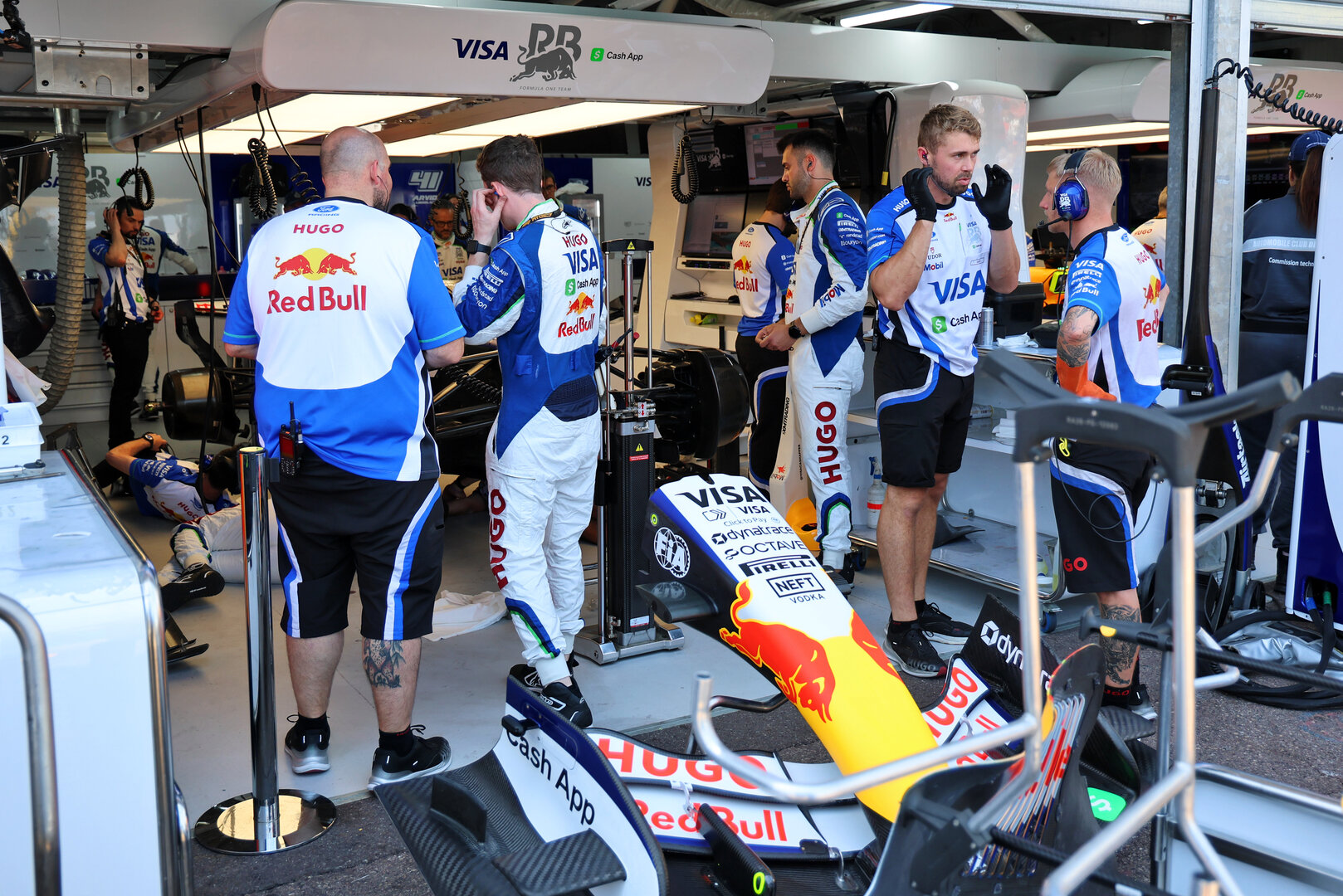 GP MONACO, The Racing Bulls Formula One Team VCARB 03 of Liam Lawson (NZL) is worked on before the partenza of the race.
07.06.2026. Formula 1 World Championship, Rd 6, Monaco Grand Prix, Monte Carlo, Monaco, Gara Day.
- www.xpbimages.com, EMail: requests@xpbimages.com © Copyright: Batchelor / XPB Images
